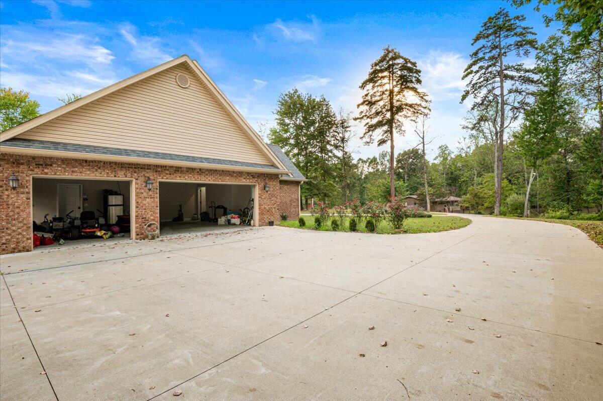 306 Combs Circle Property Photo 7
