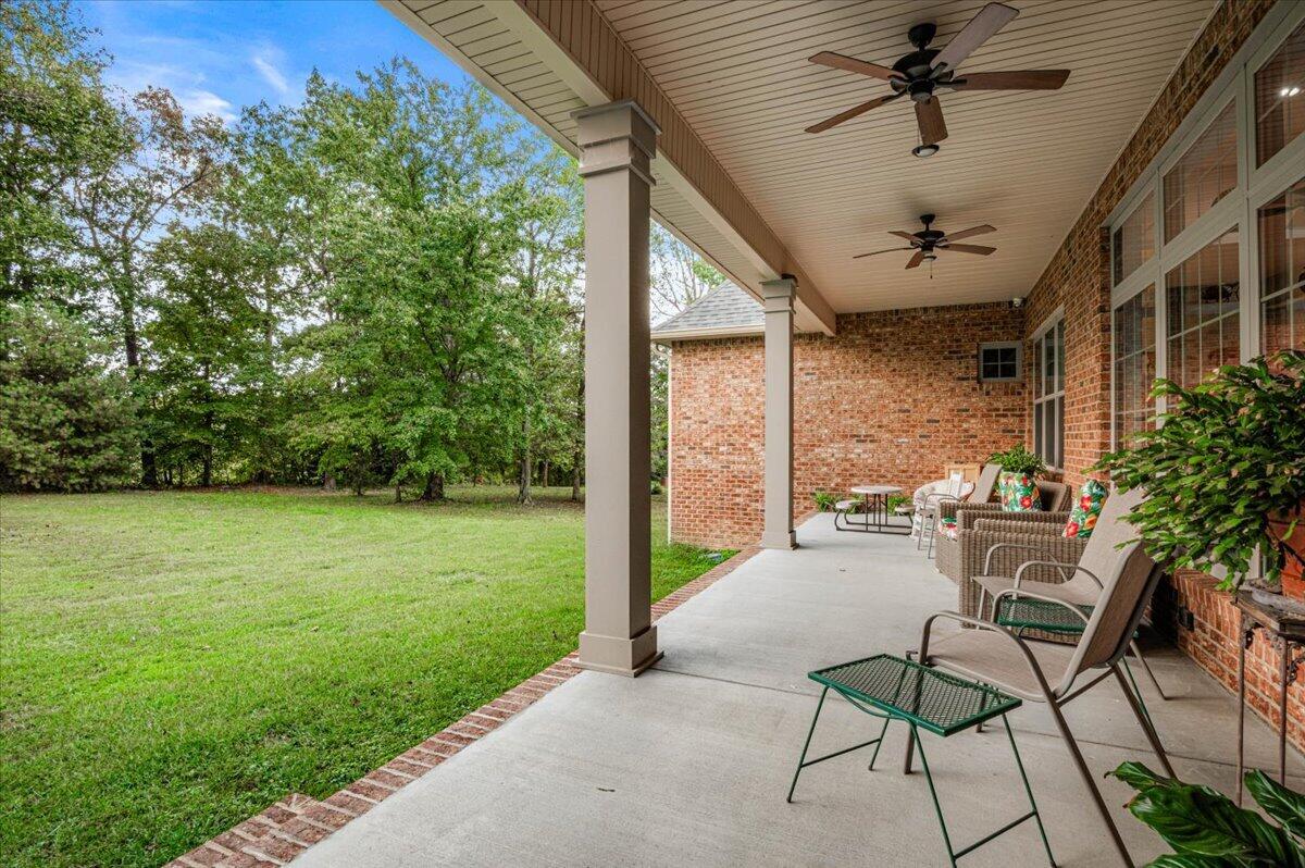 306 Combs Circle Property Photo 14