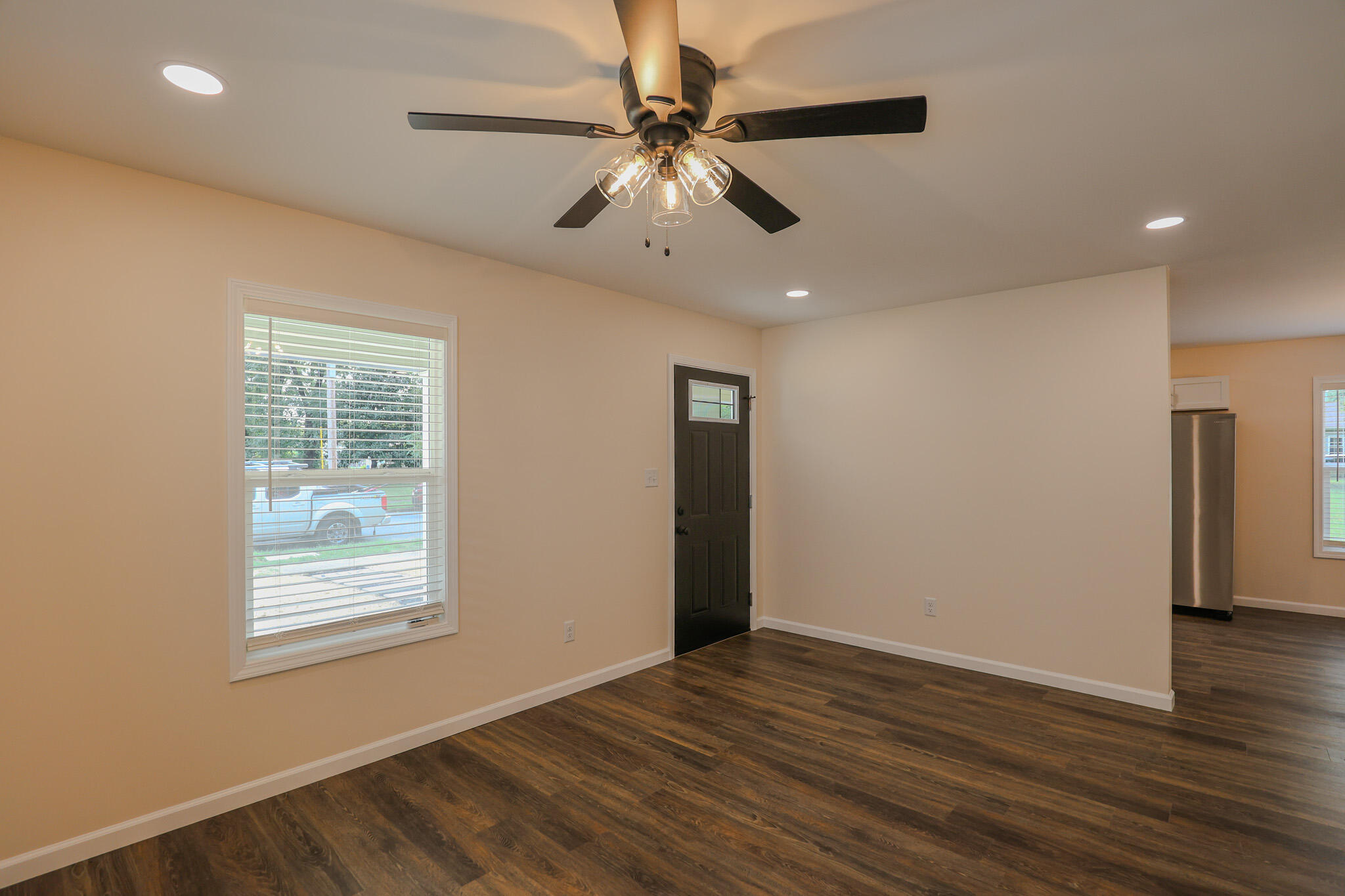 1206 Salem Avenue Property Photo 5
