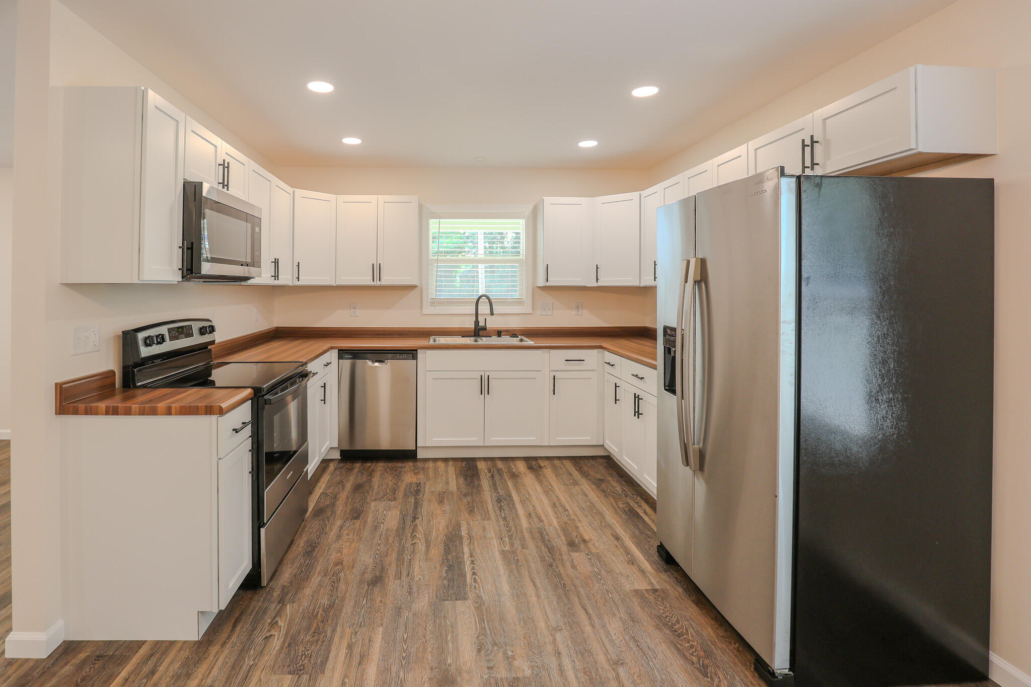 1206 Salem Avenue Property Photo 7