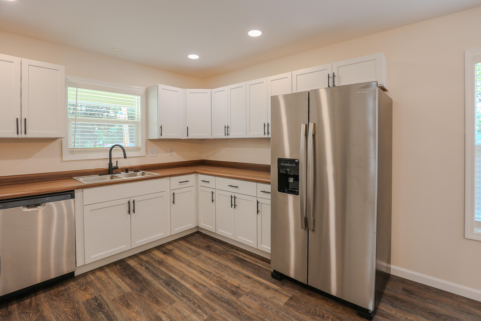 1206 Salem Avenue Property Photo 8