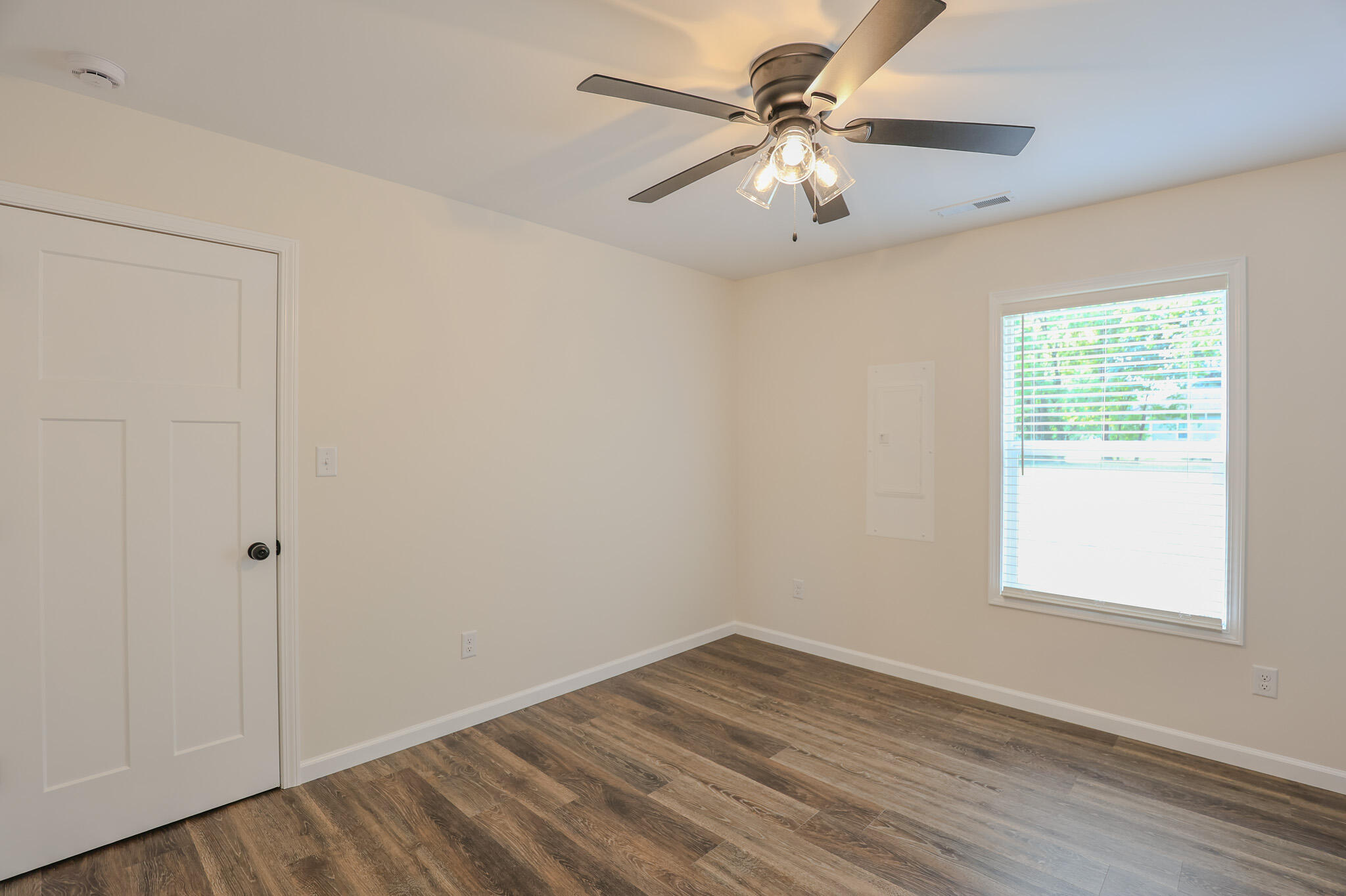1206 Salem Avenue Property Photo 15
