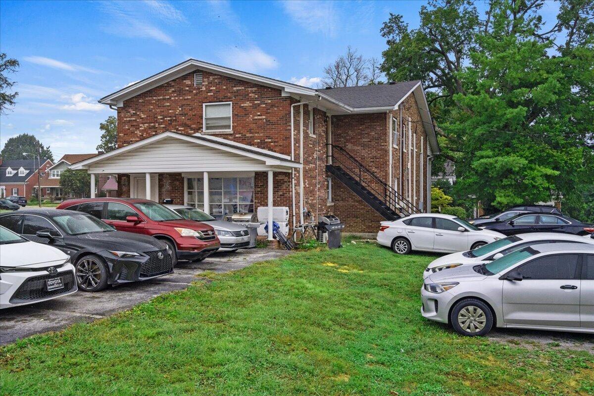 328 Summit Street Property Photo 7