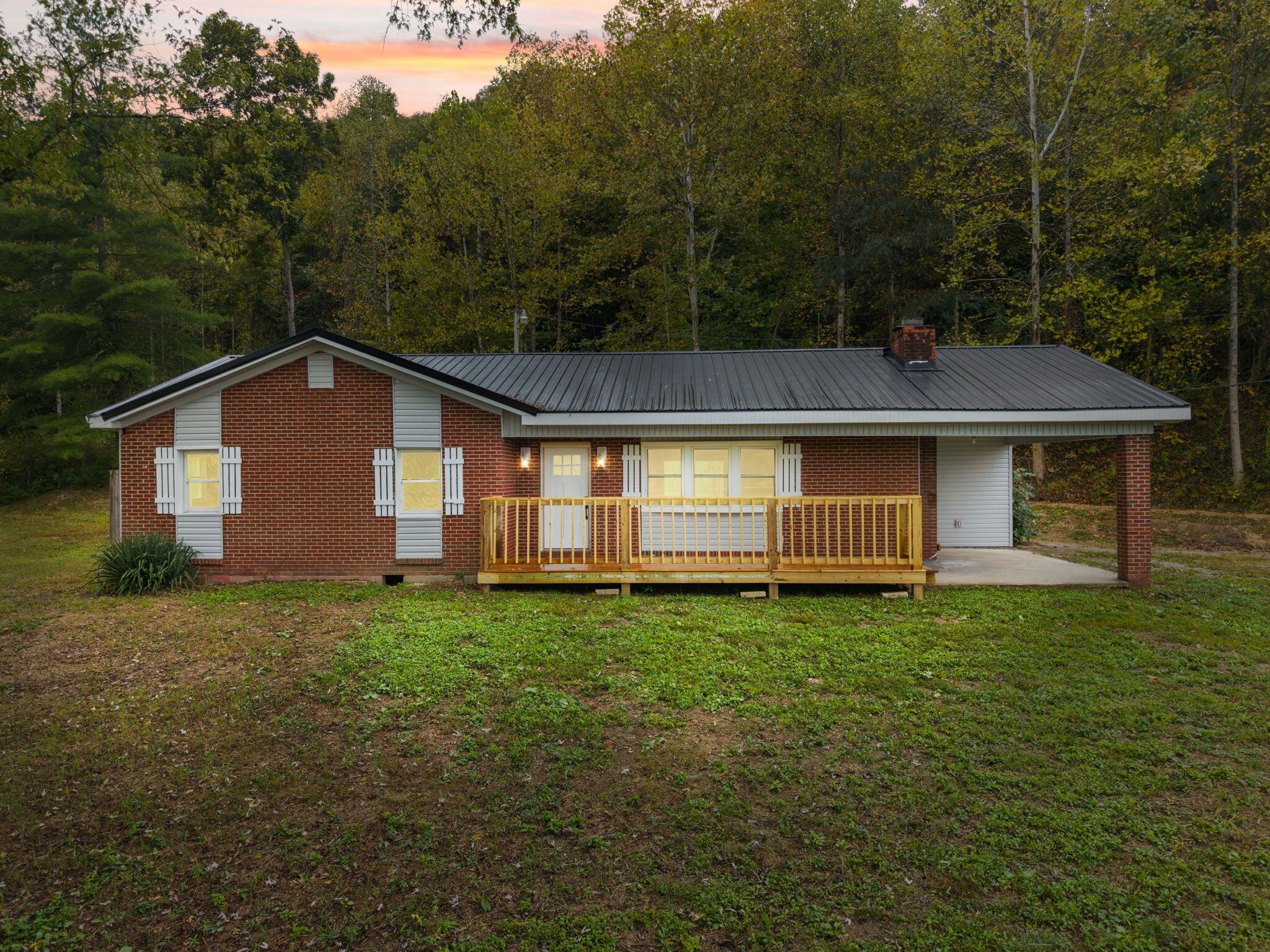 6847 Campton Road Property Photo 1
