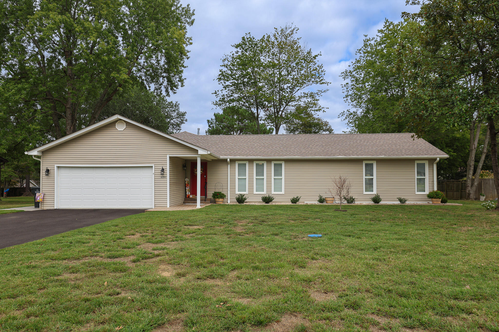 4350 Wellingborough Lane Property Photo 1