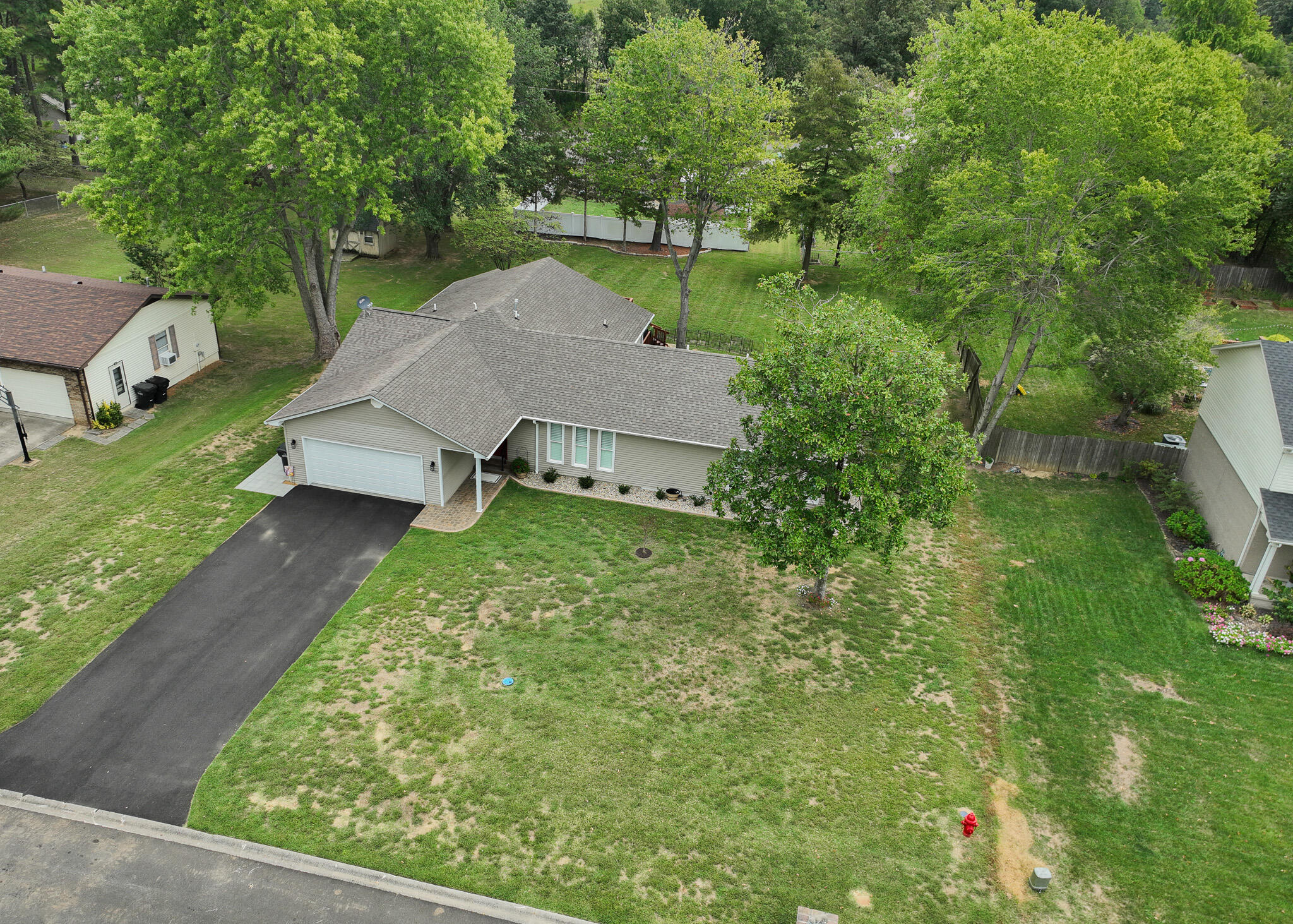 4350 Wellingborough Lane Property Photo 4