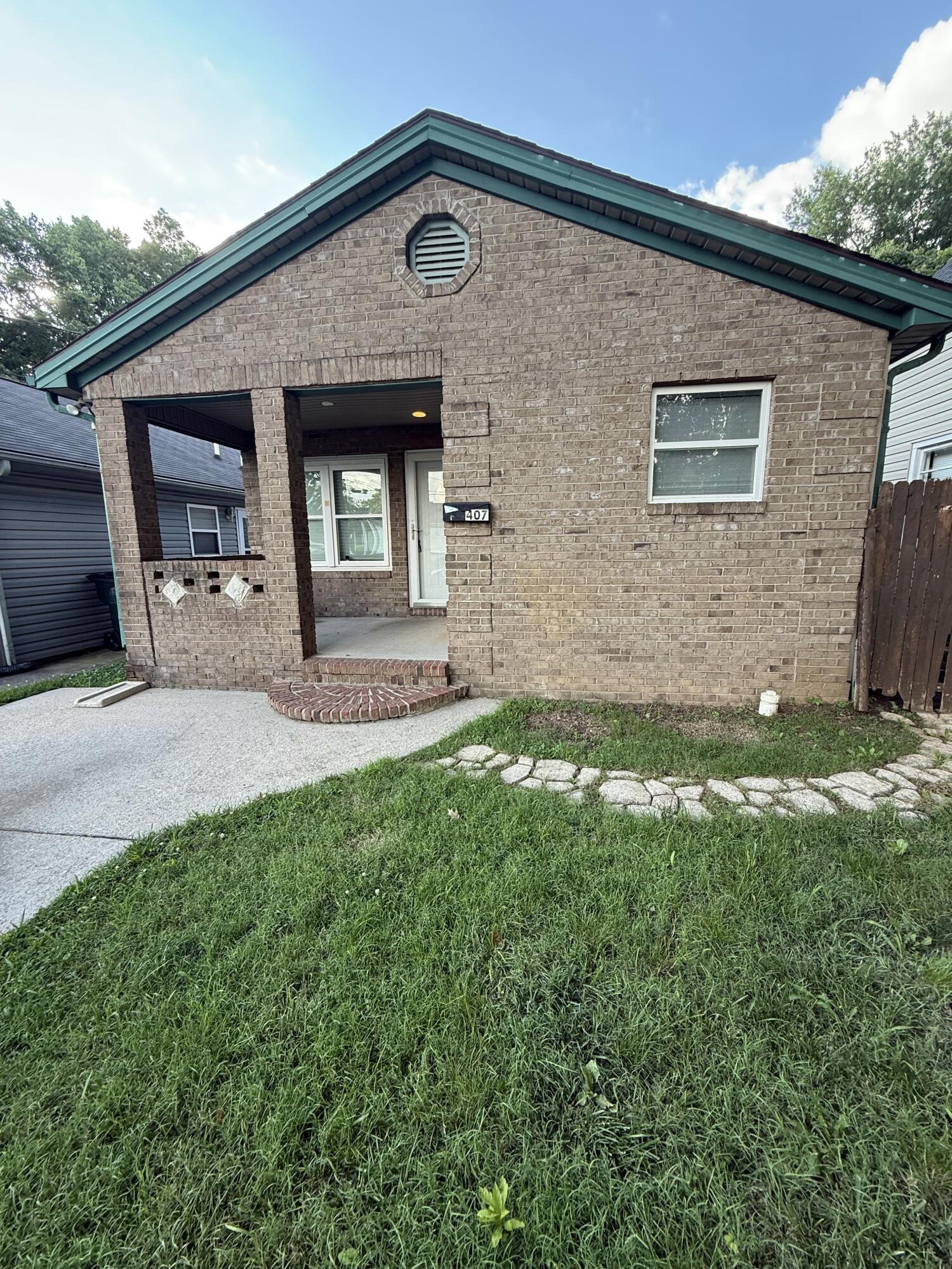 407 Ash Street Property Photo 1