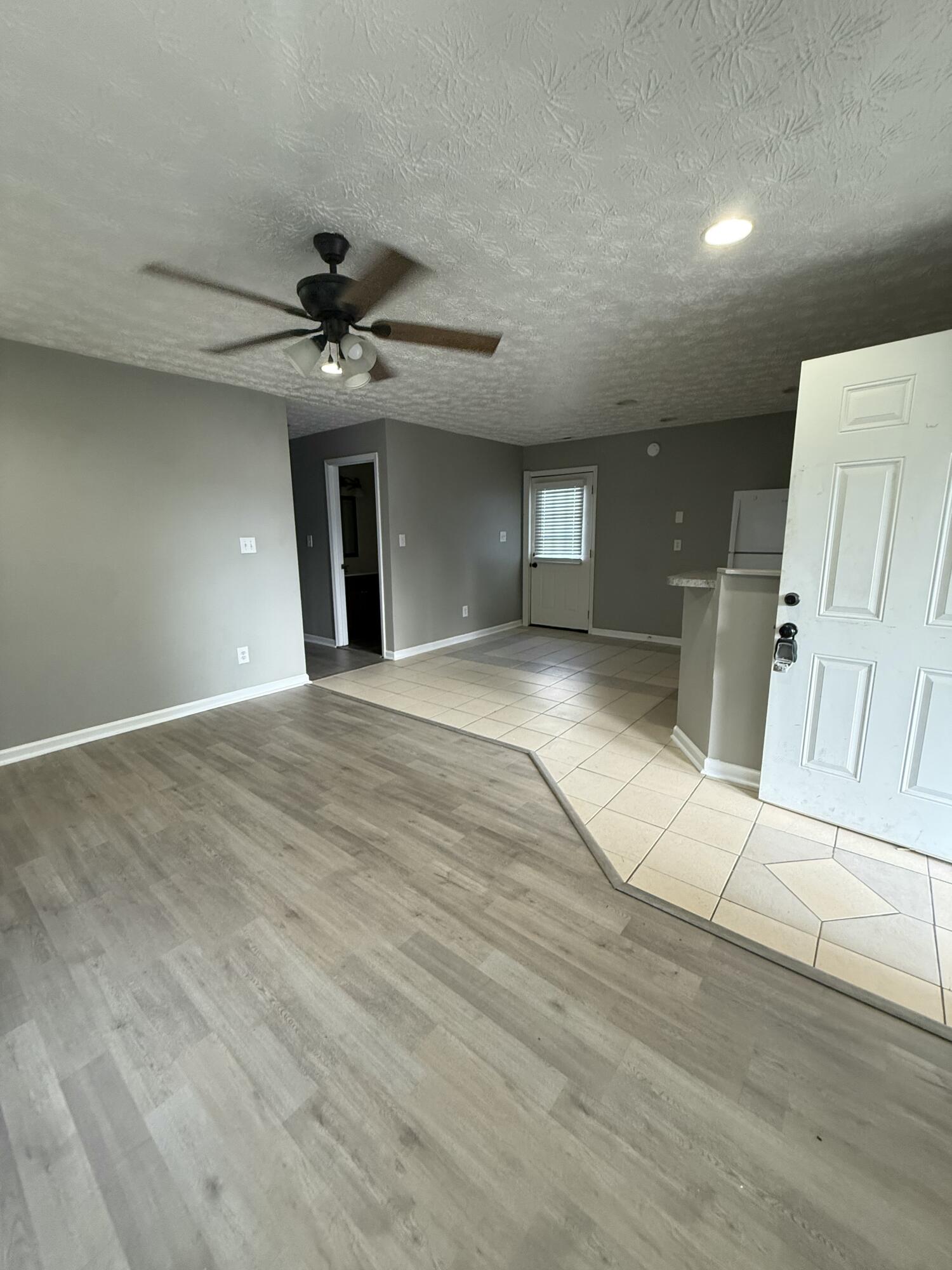 407 Ash Street Property Photo 3