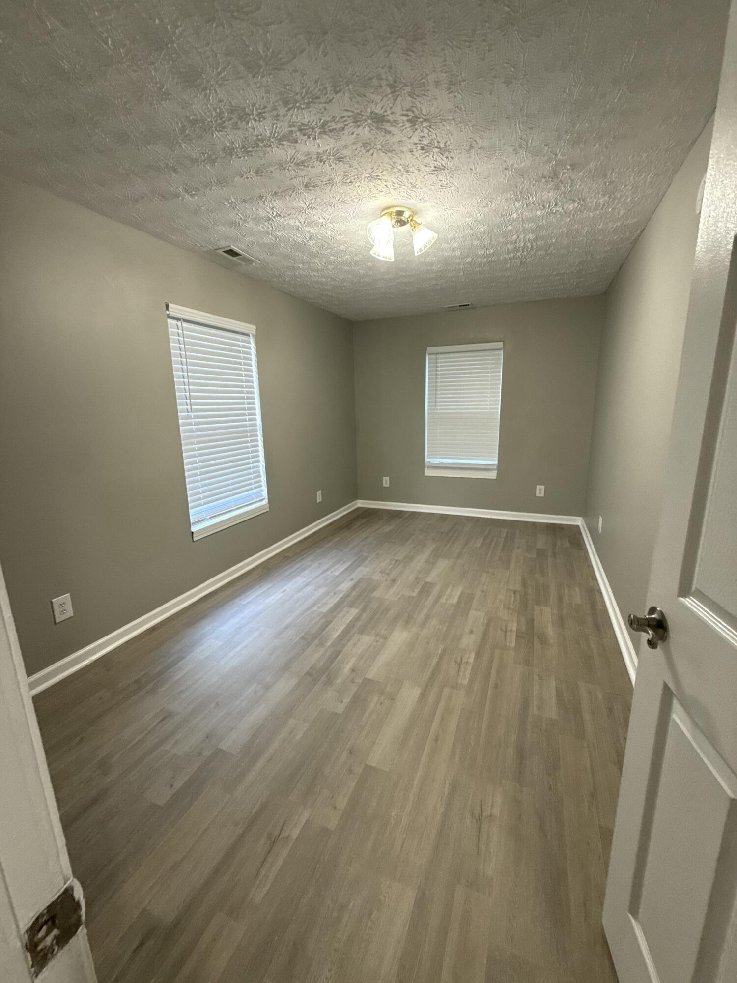 407 Ash Street Property Photo 8