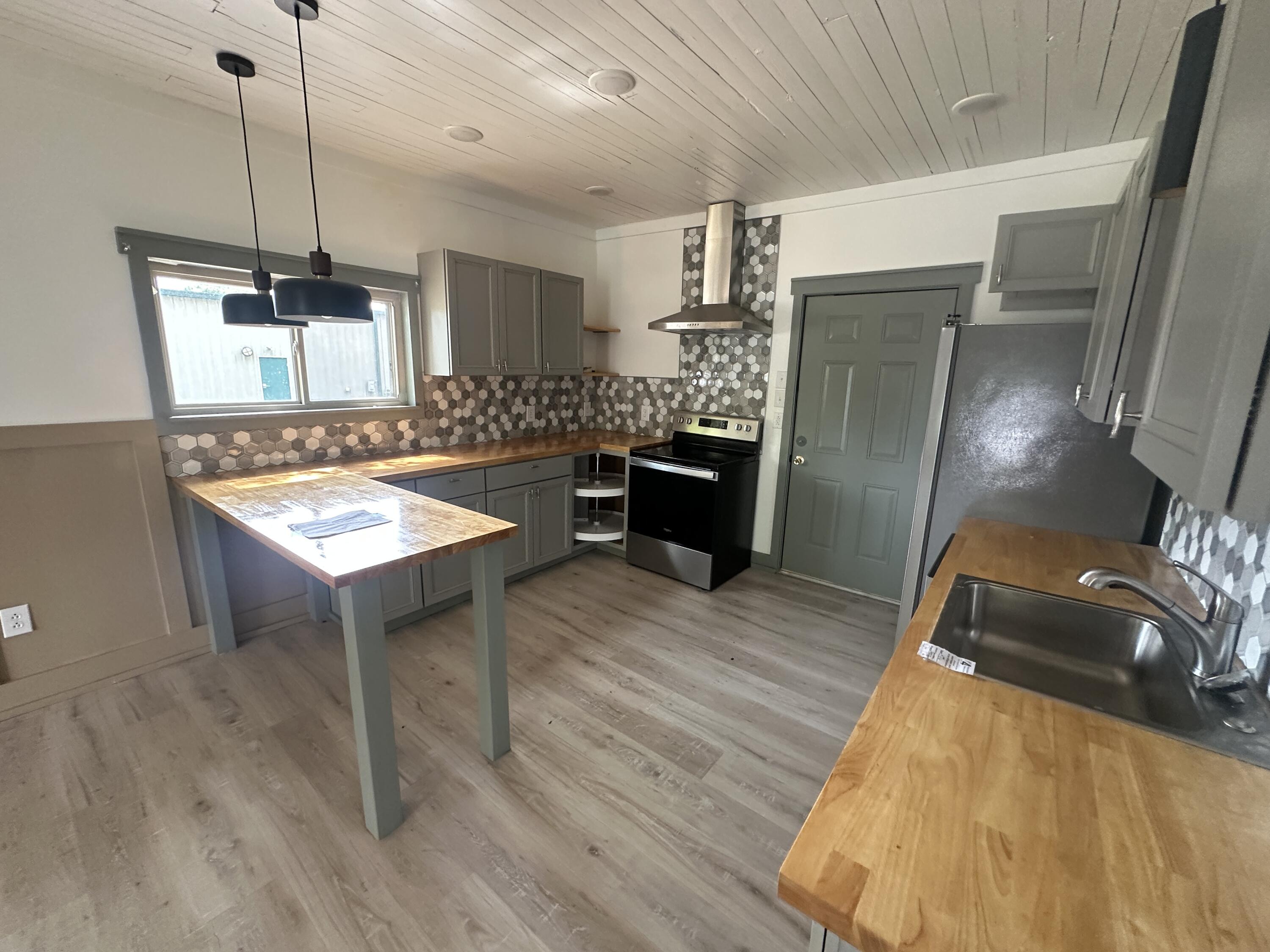 1311 Burnett Street Property Photo 1