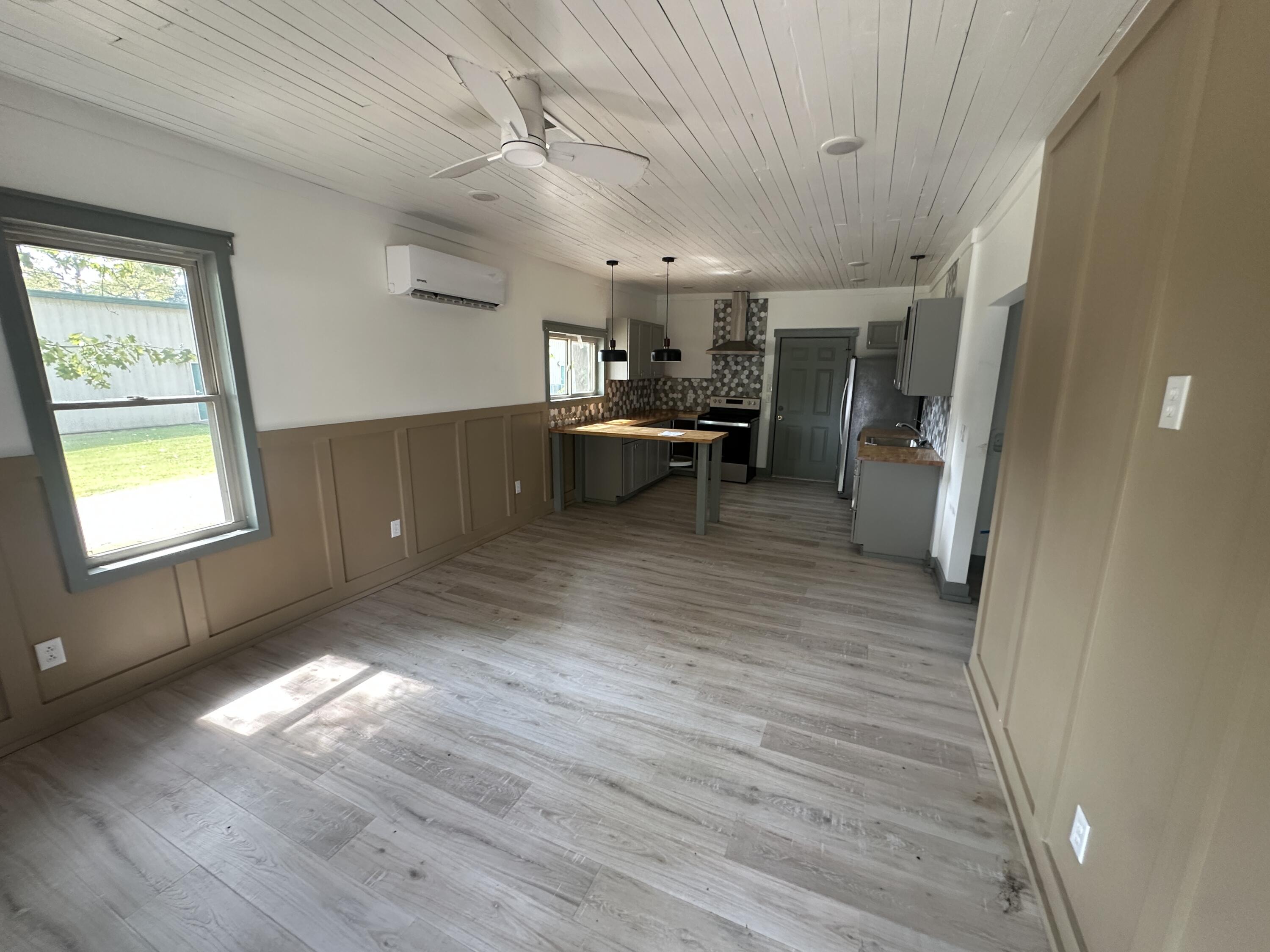 1311 Burnett Street Property Photo 6