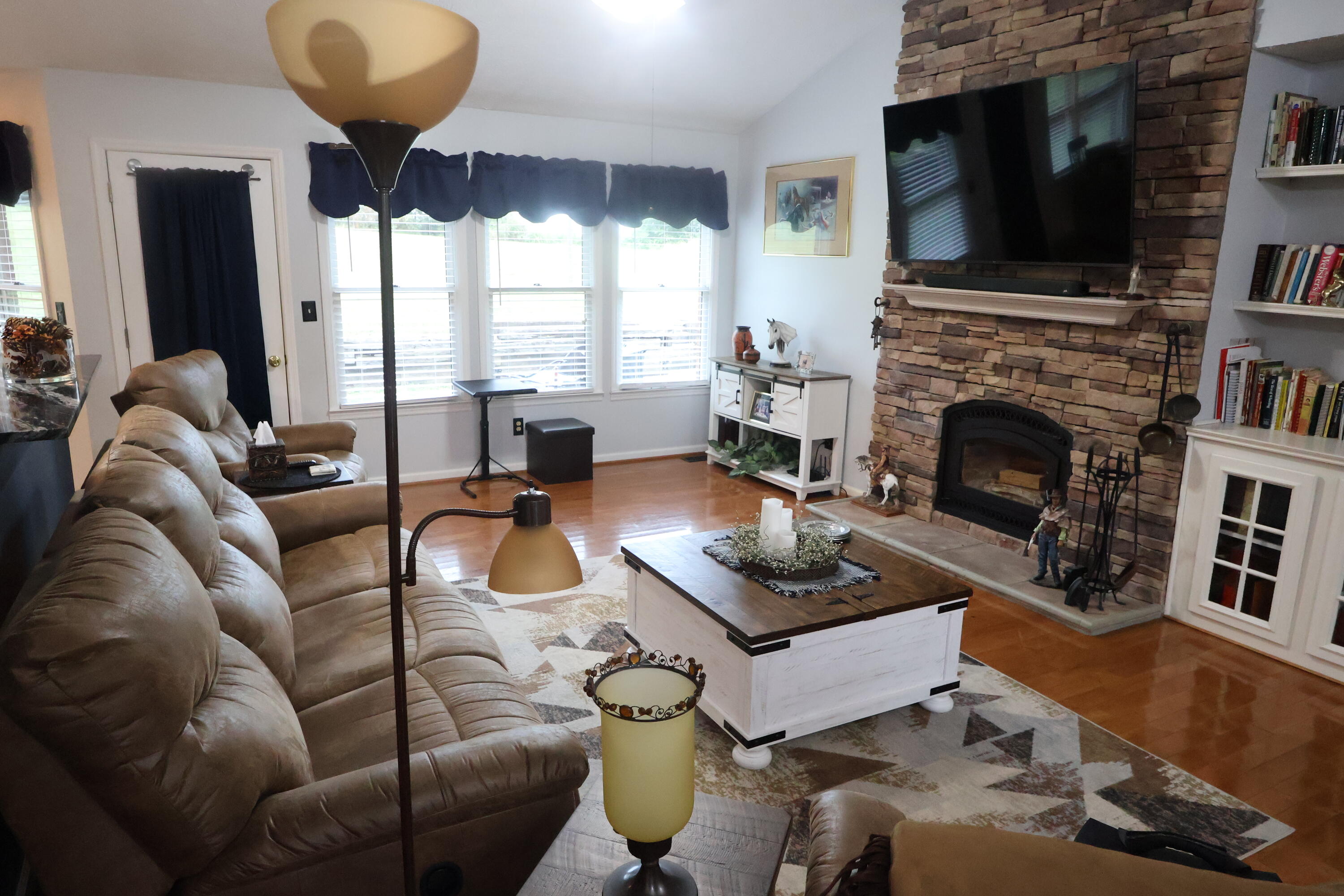 105 Crystal Springs Drive Property Photo 4