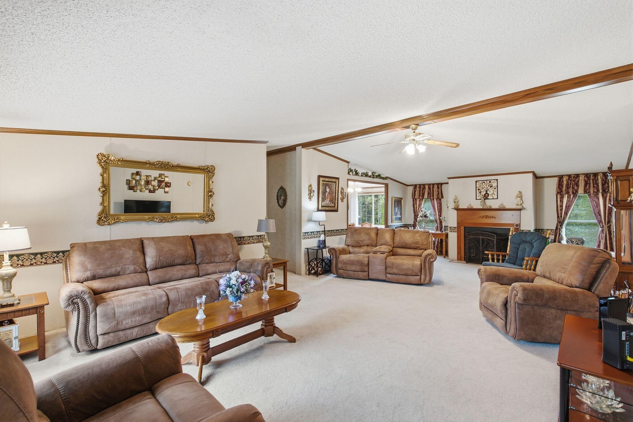 1023 Virginia Avenue Property Photo 8