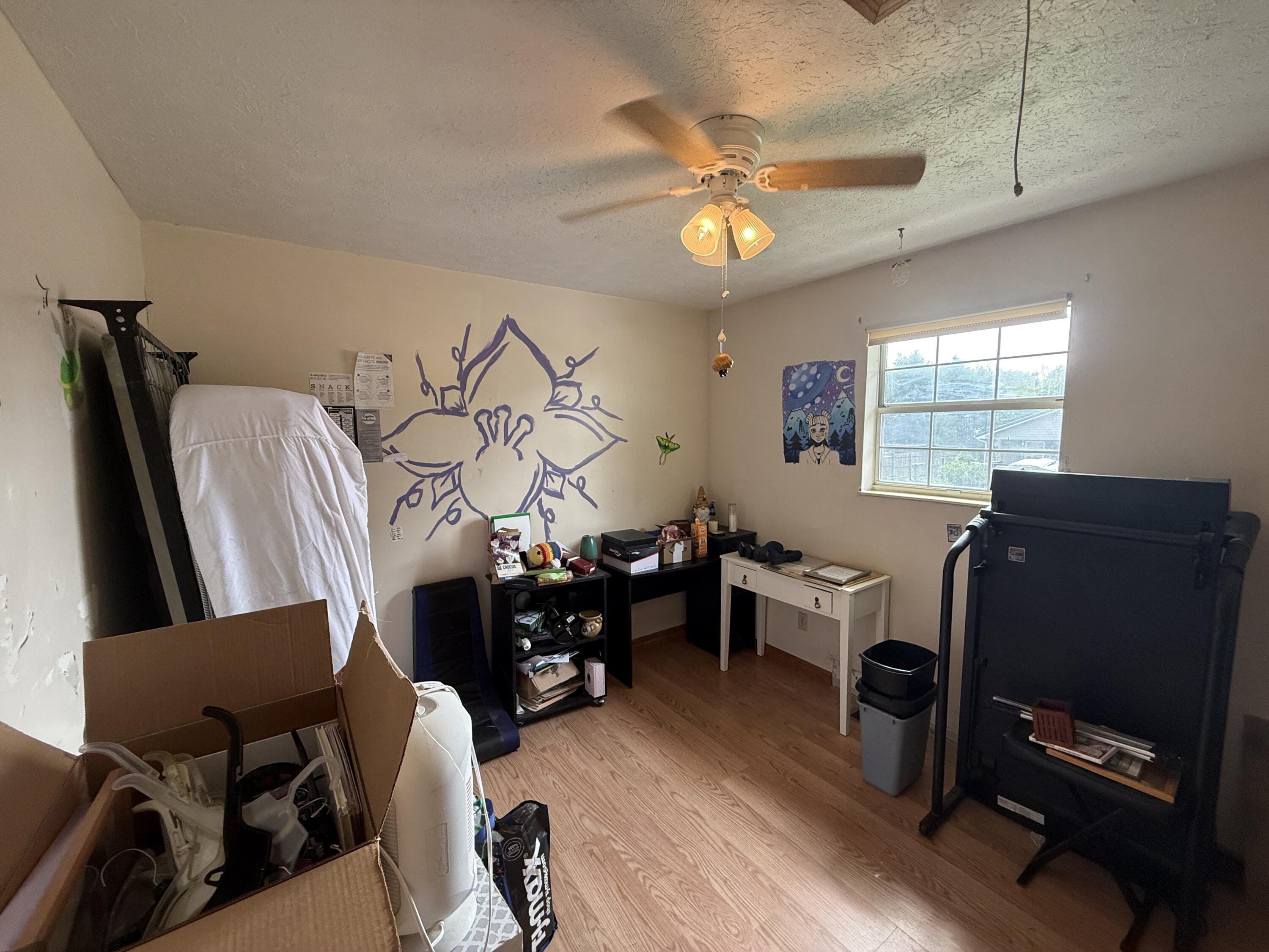 923 Vallance Street Property Photo 9
