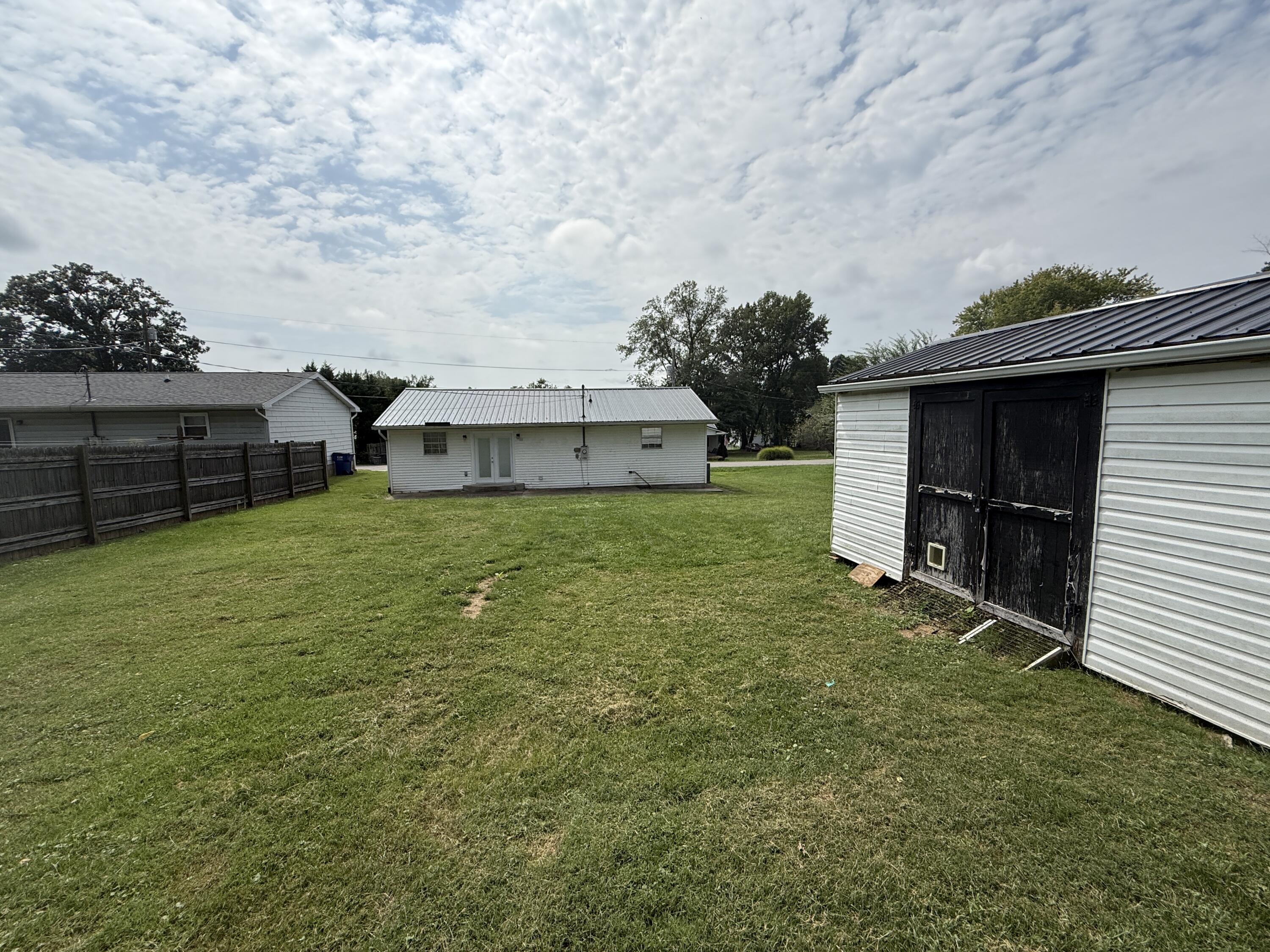 923 Vallance Street Property Photo 10