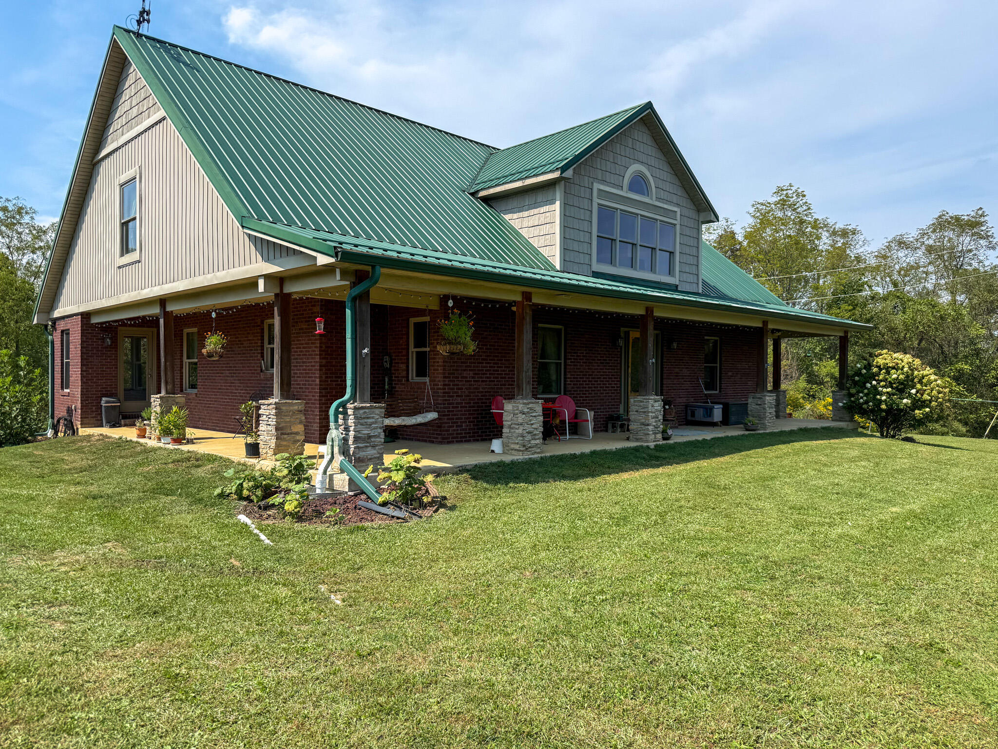 695 R Hazelton Road Property Photo 2