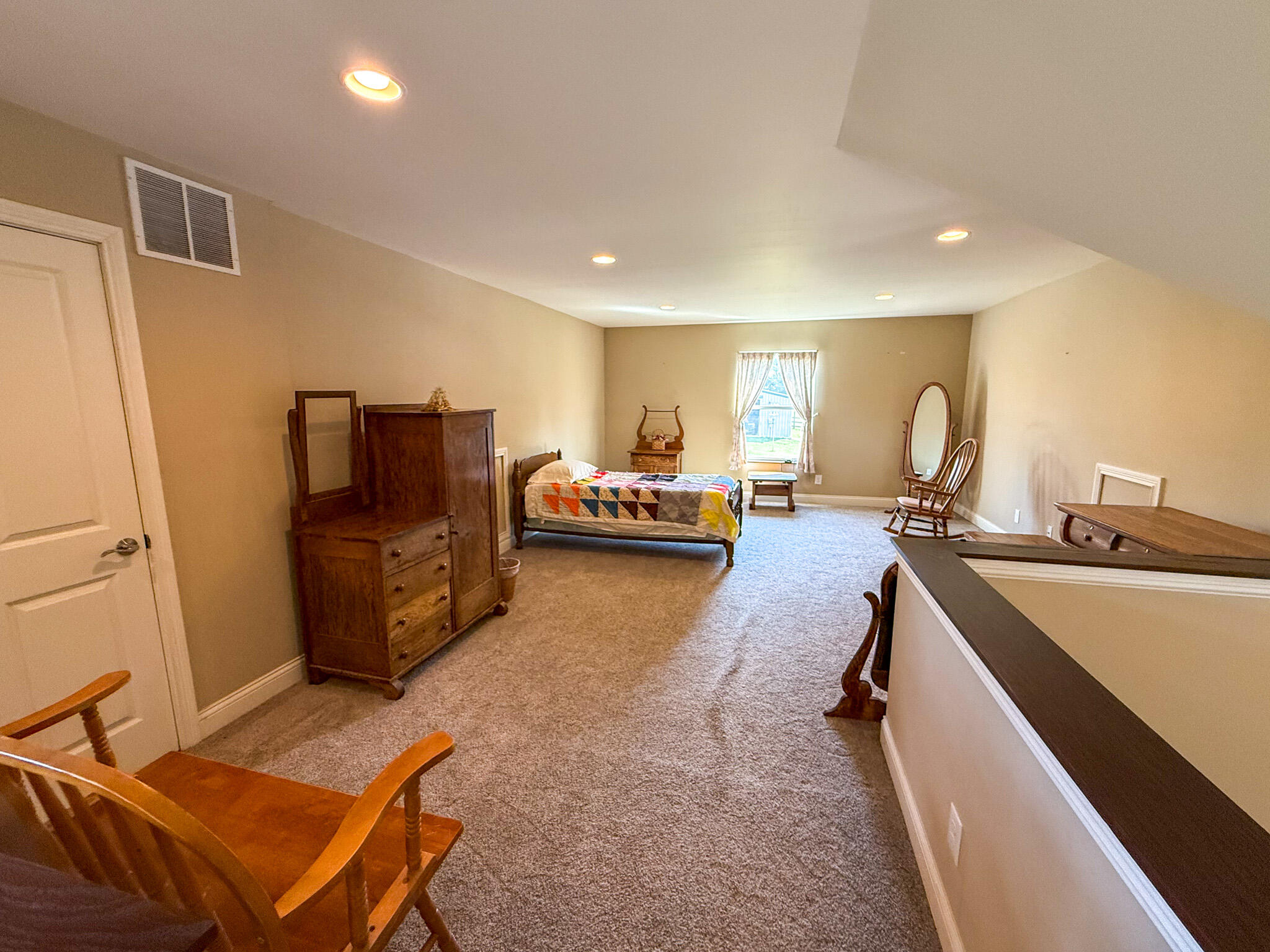 695 R Hazelton Road Property Photo 33