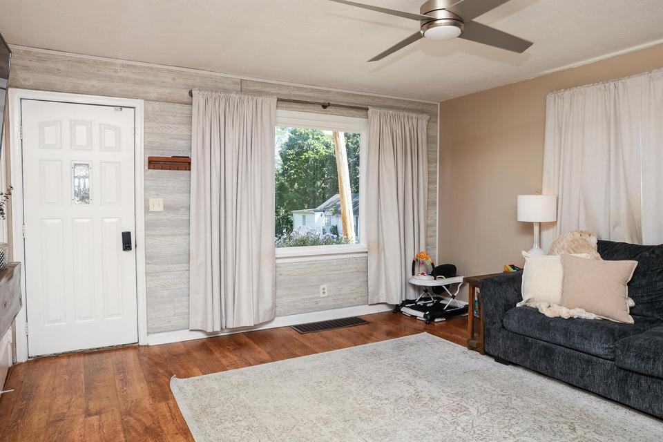 13 Summit Avenue Property Photo 3