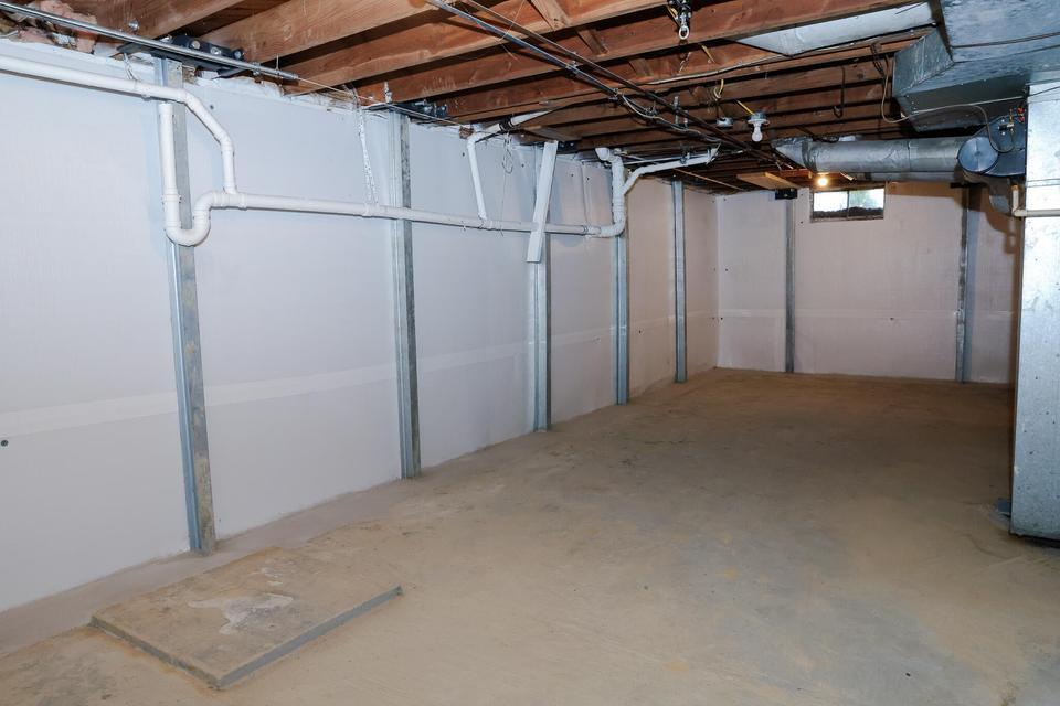 13 Summit Avenue Property Photo 16