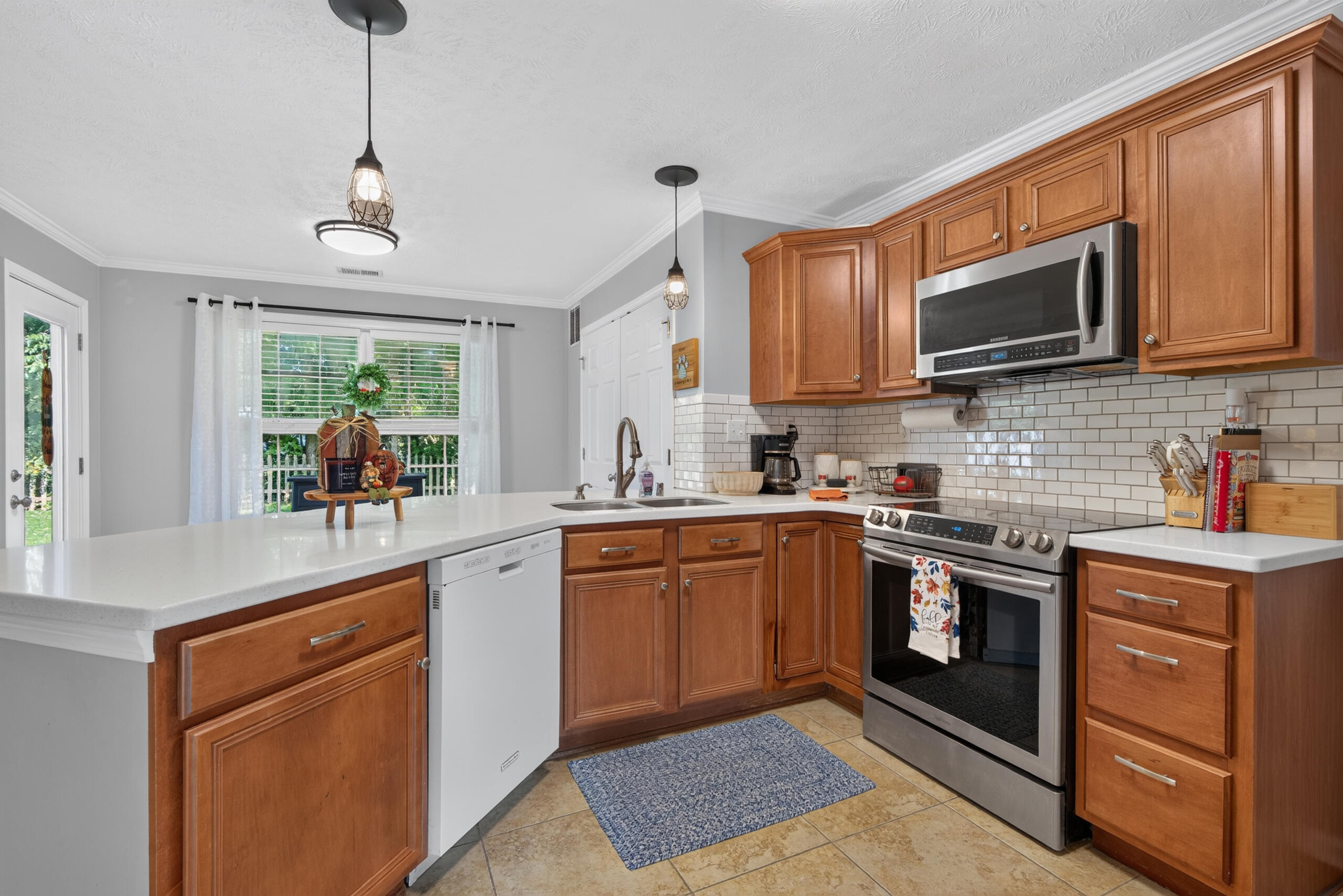 152 Old Post Road Property Photo 11
