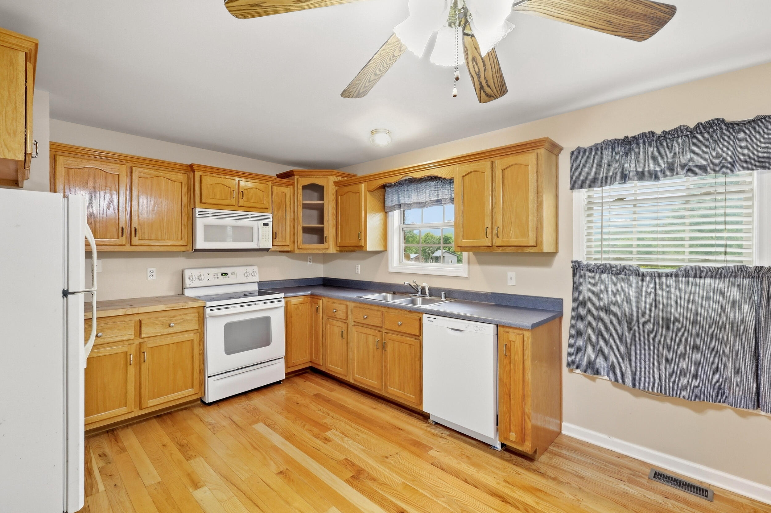 1443 Wisemantown Road Property Photo 8