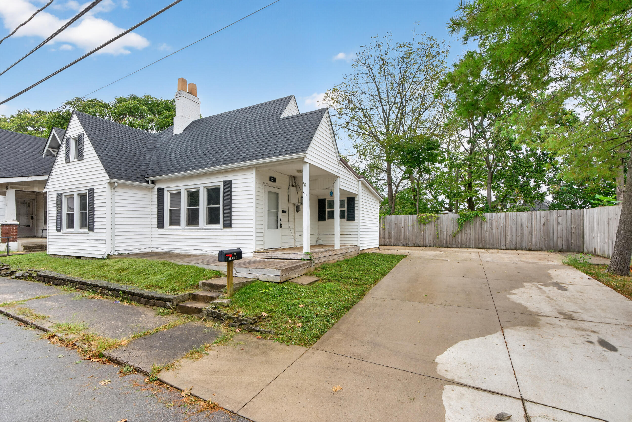 222 Mount Airy Avenue Property Photo 2