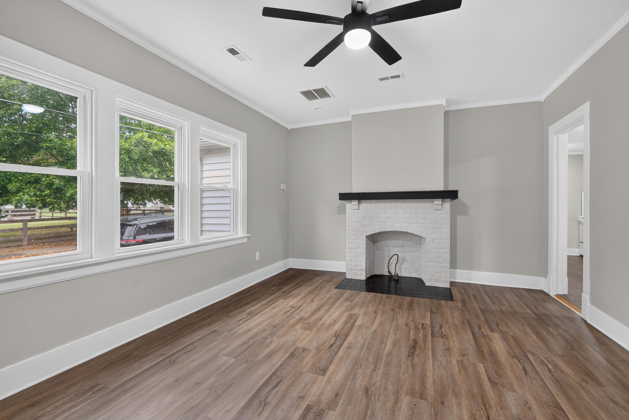 222 Mount Airy Avenue Property Photo 6