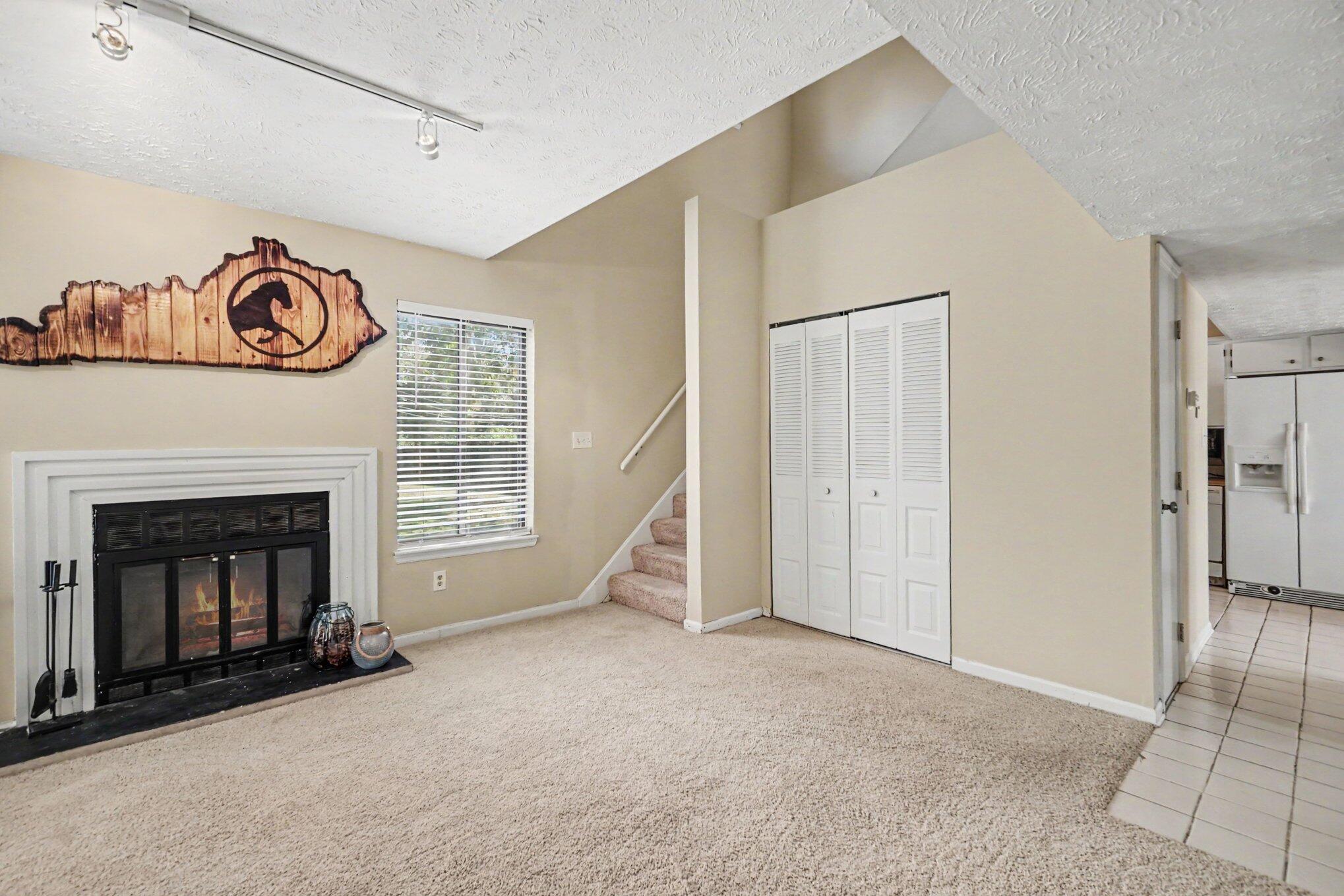 1697 Prairie Circle Property Photo 6
