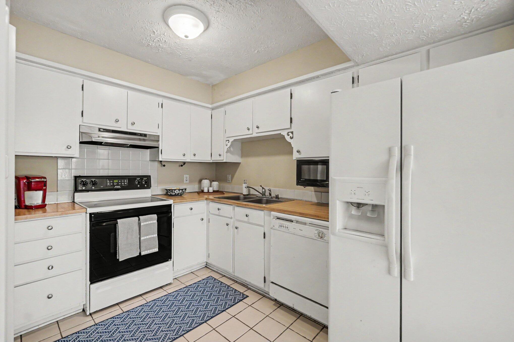 1697 Prairie Circle Property Photo 7