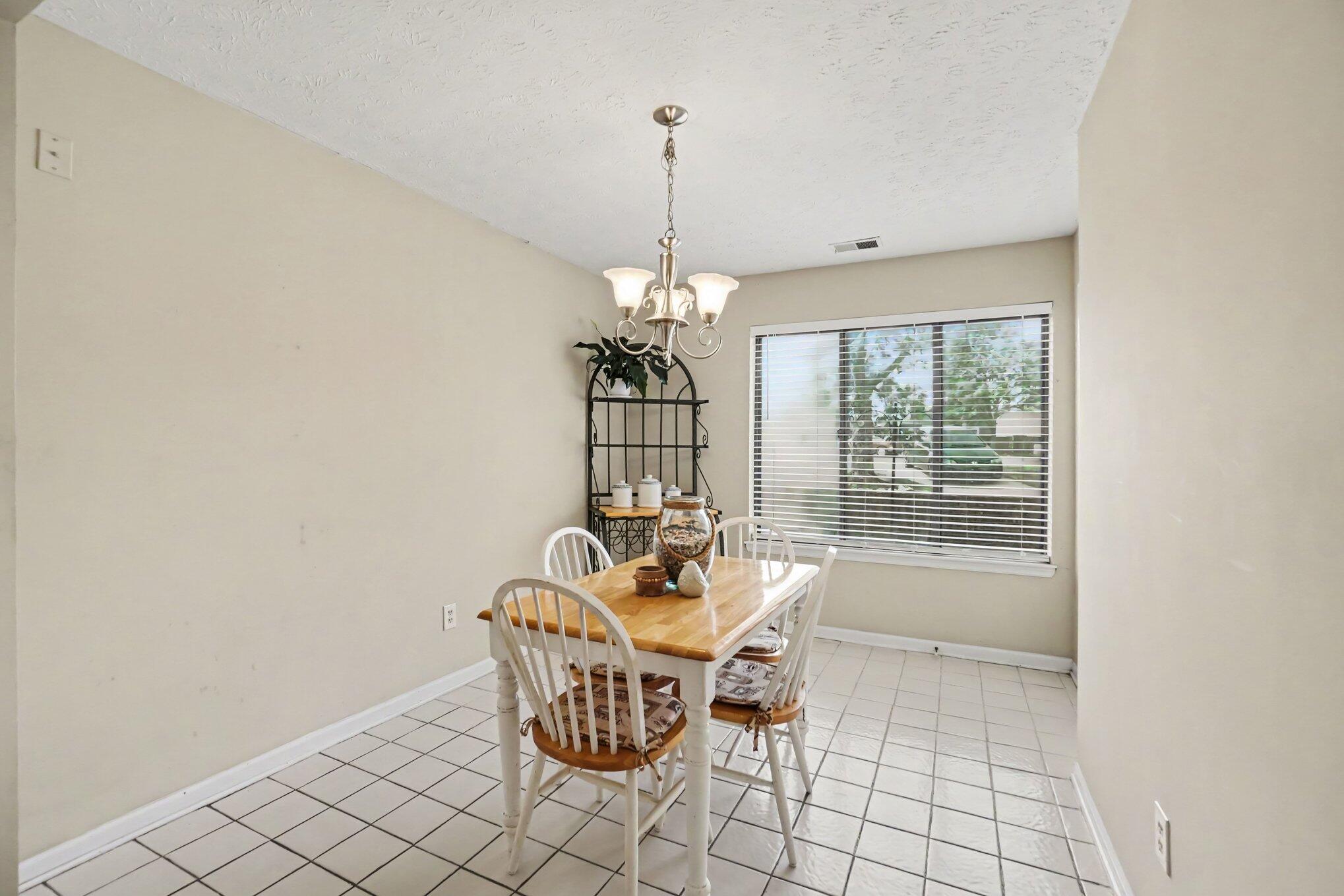 1697 Prairie Circle Property Photo 9