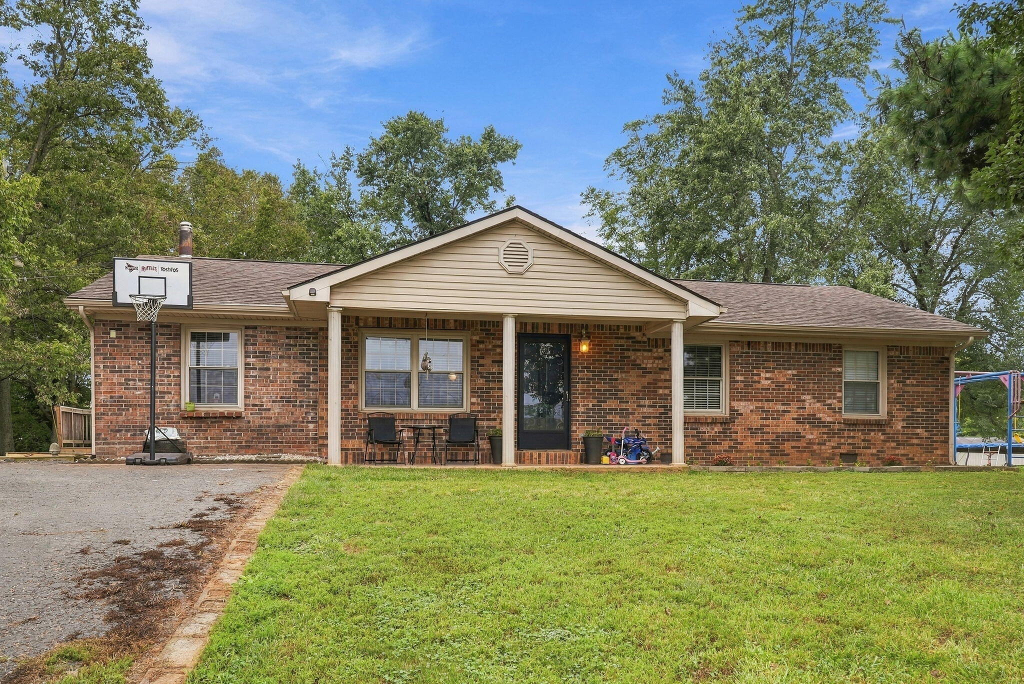 4245 Carpenter Pike Property Photo 4