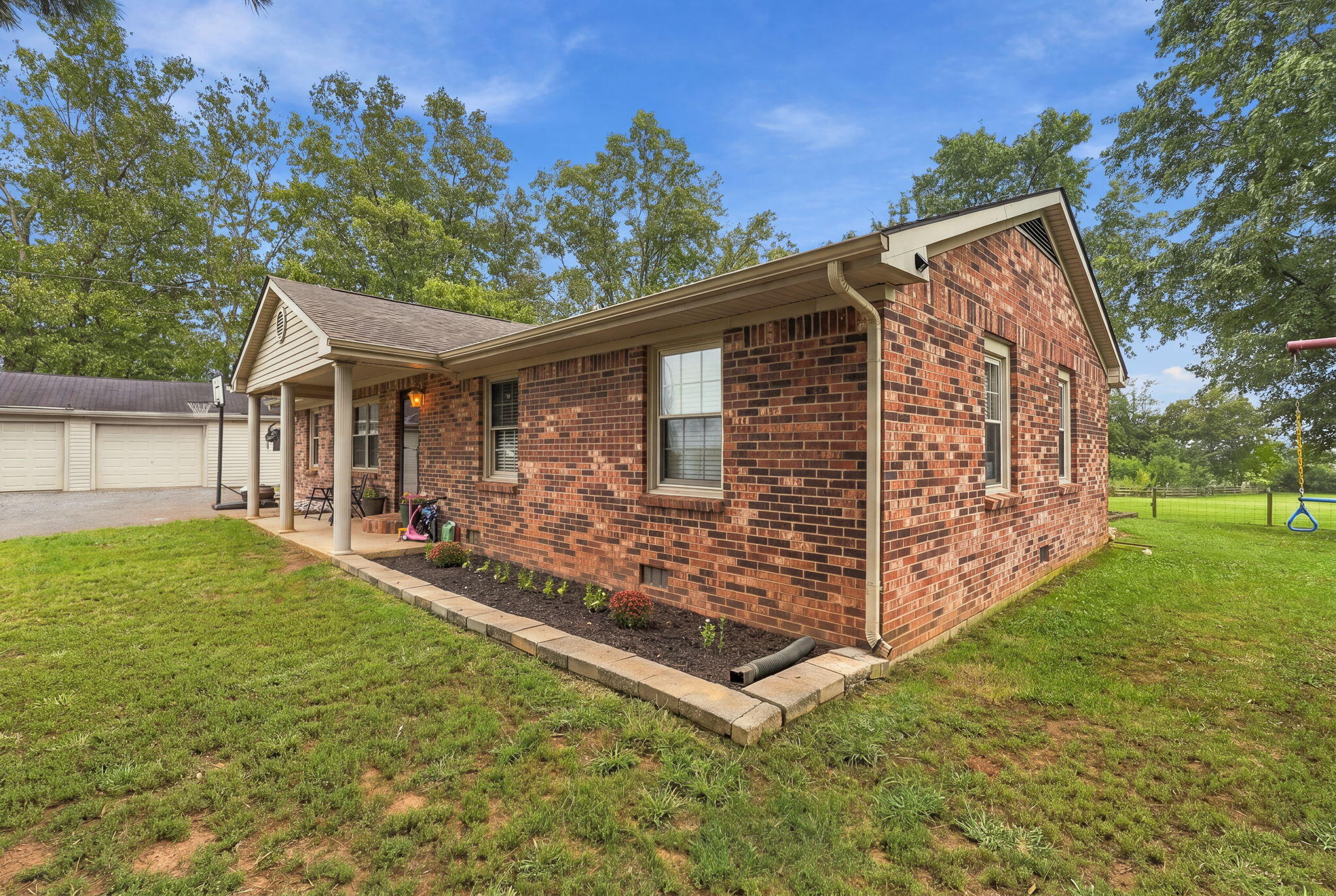 4245 Carpenter Pike Property Photo 5