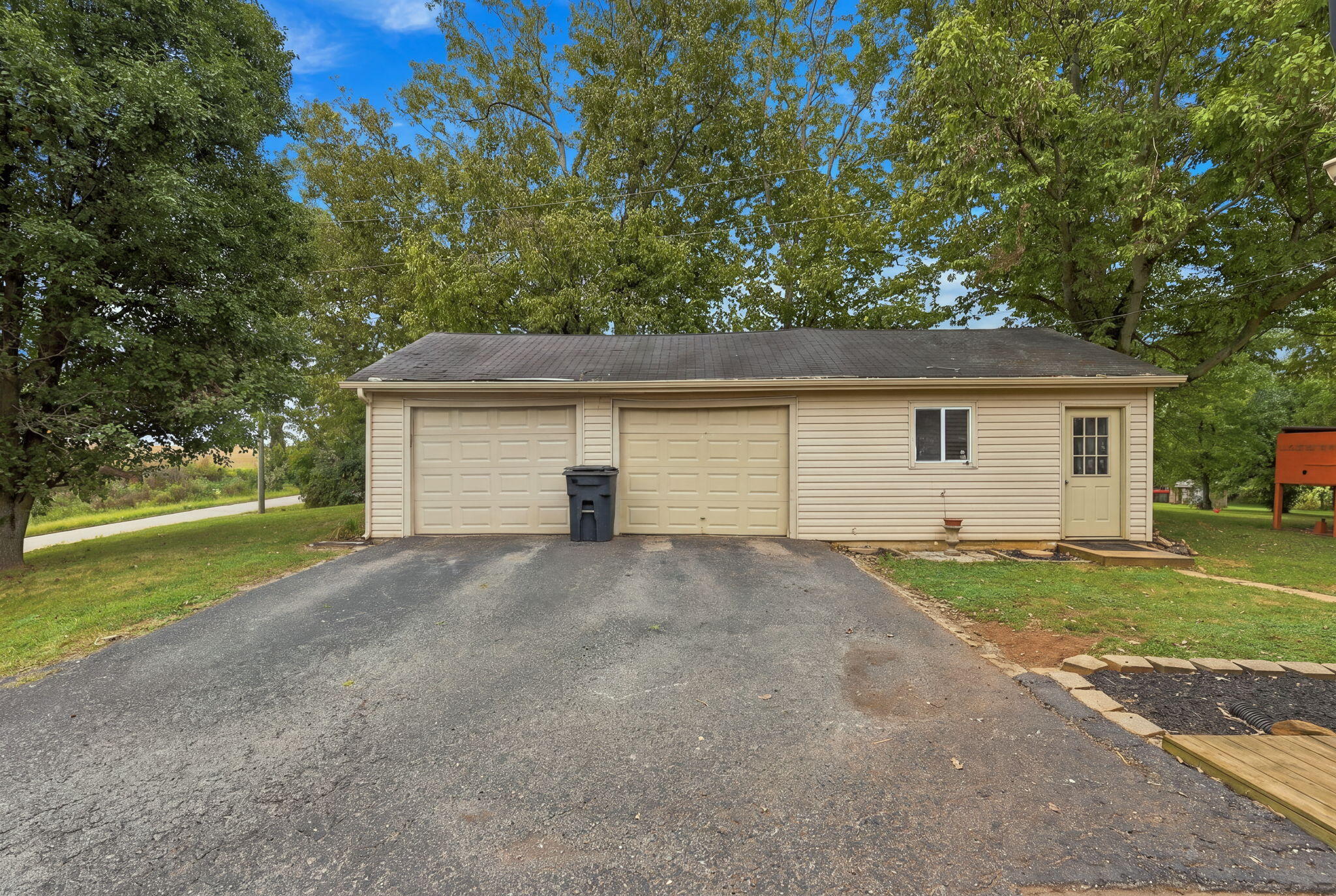 4245 Carpenter Pike Property Photo 7