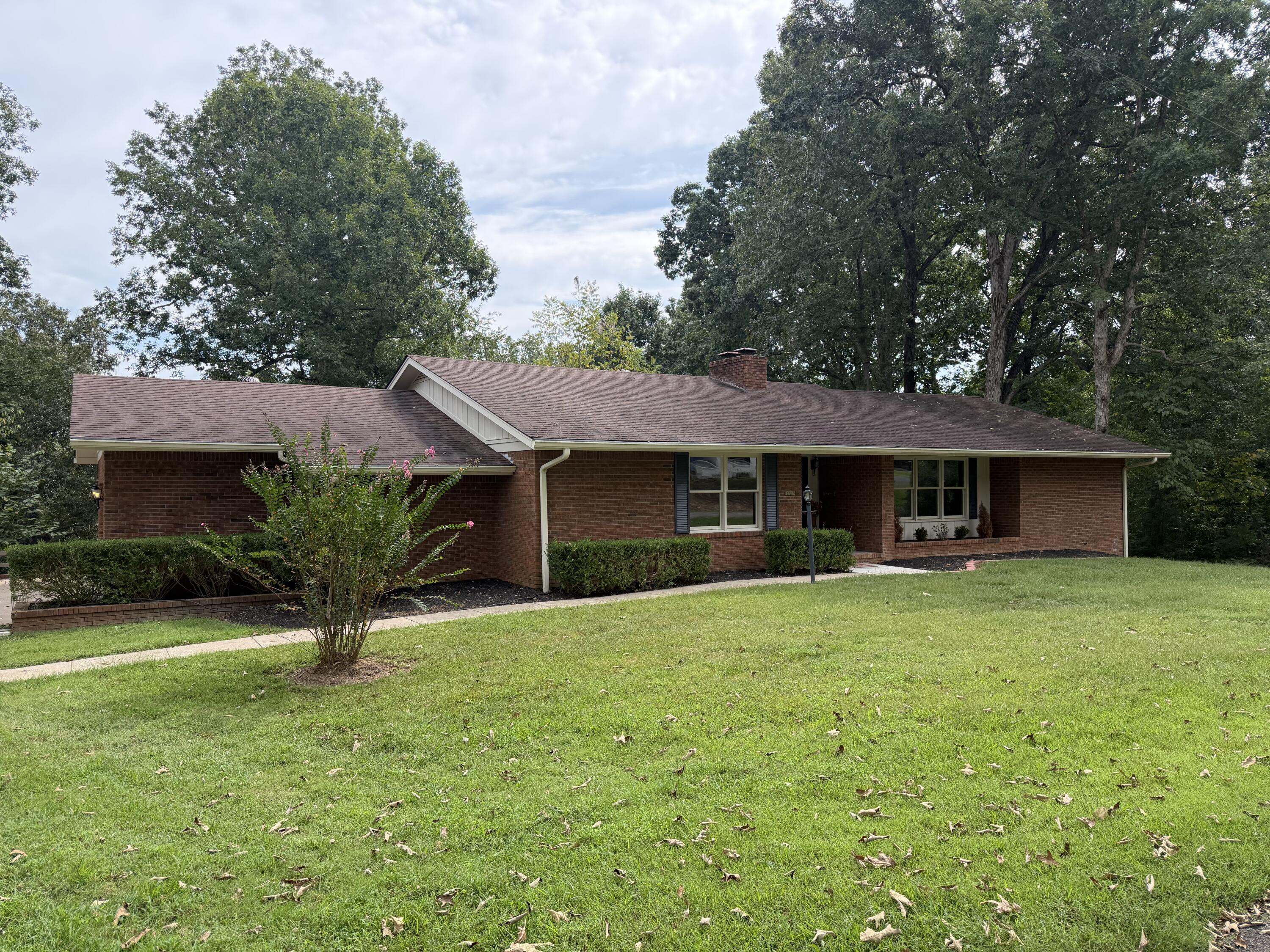 1727 Sycamore Drive Property Photo 1