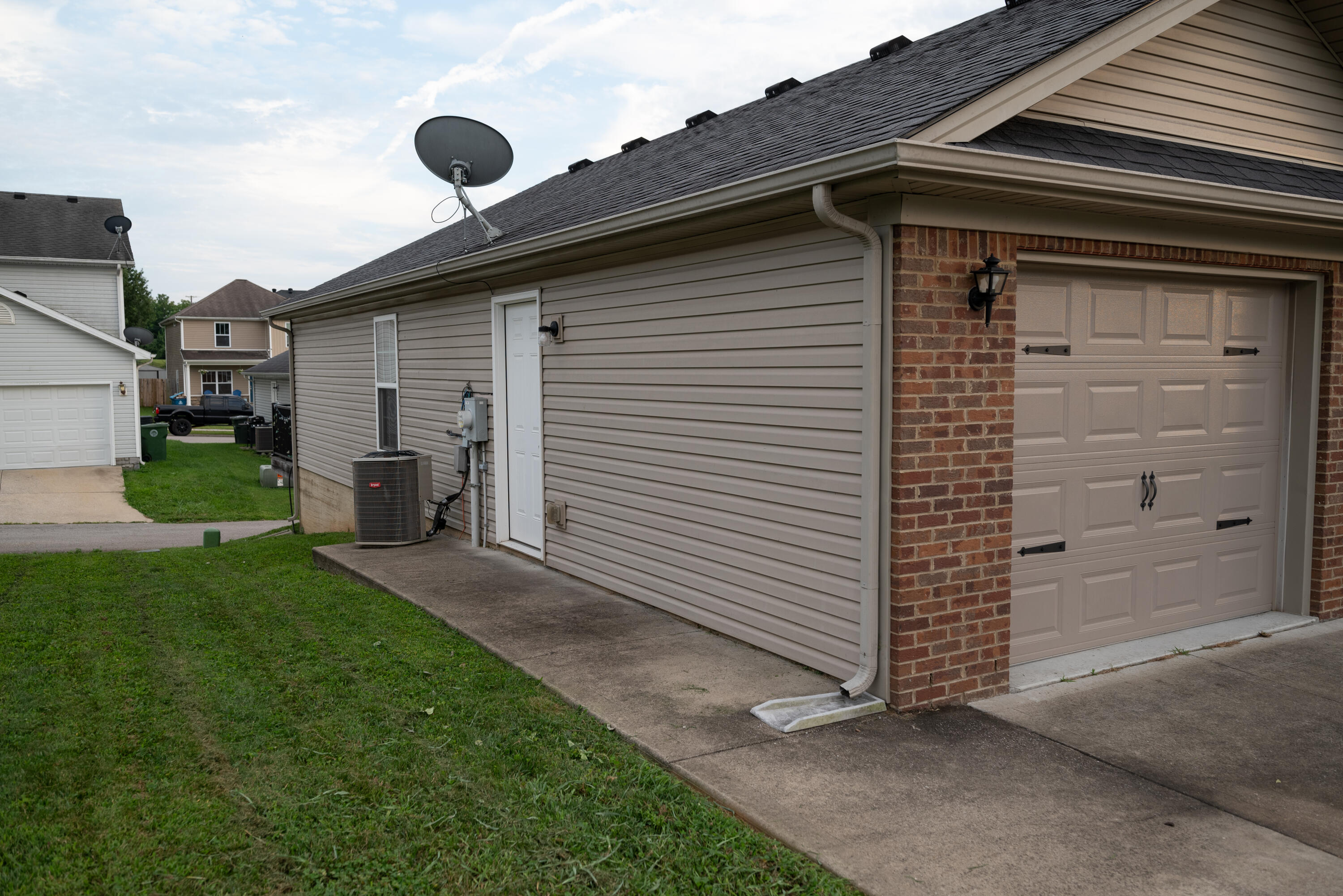 108 Minuteman Drive Property Photo 3