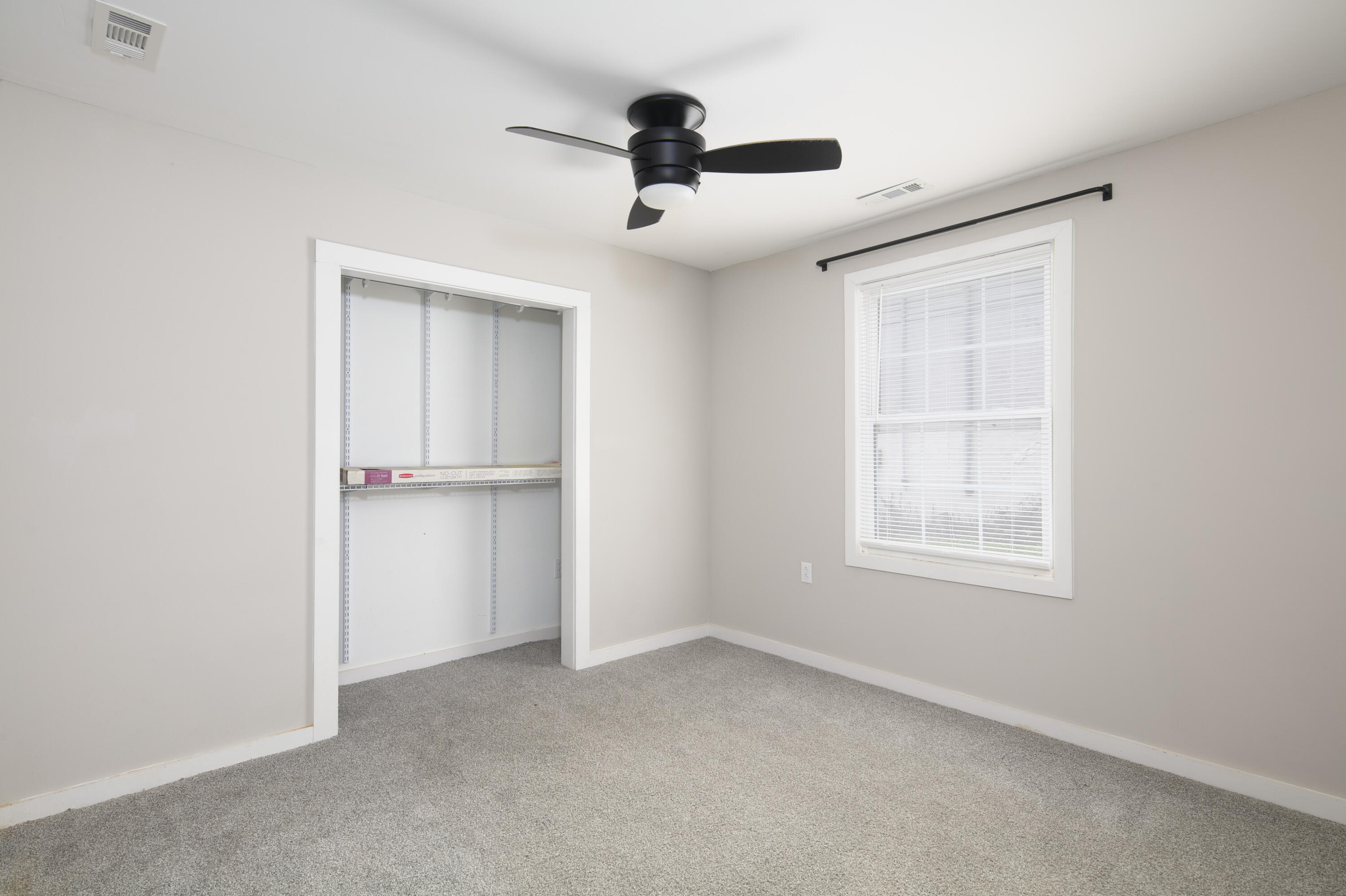 600 College Street Property Photo 17