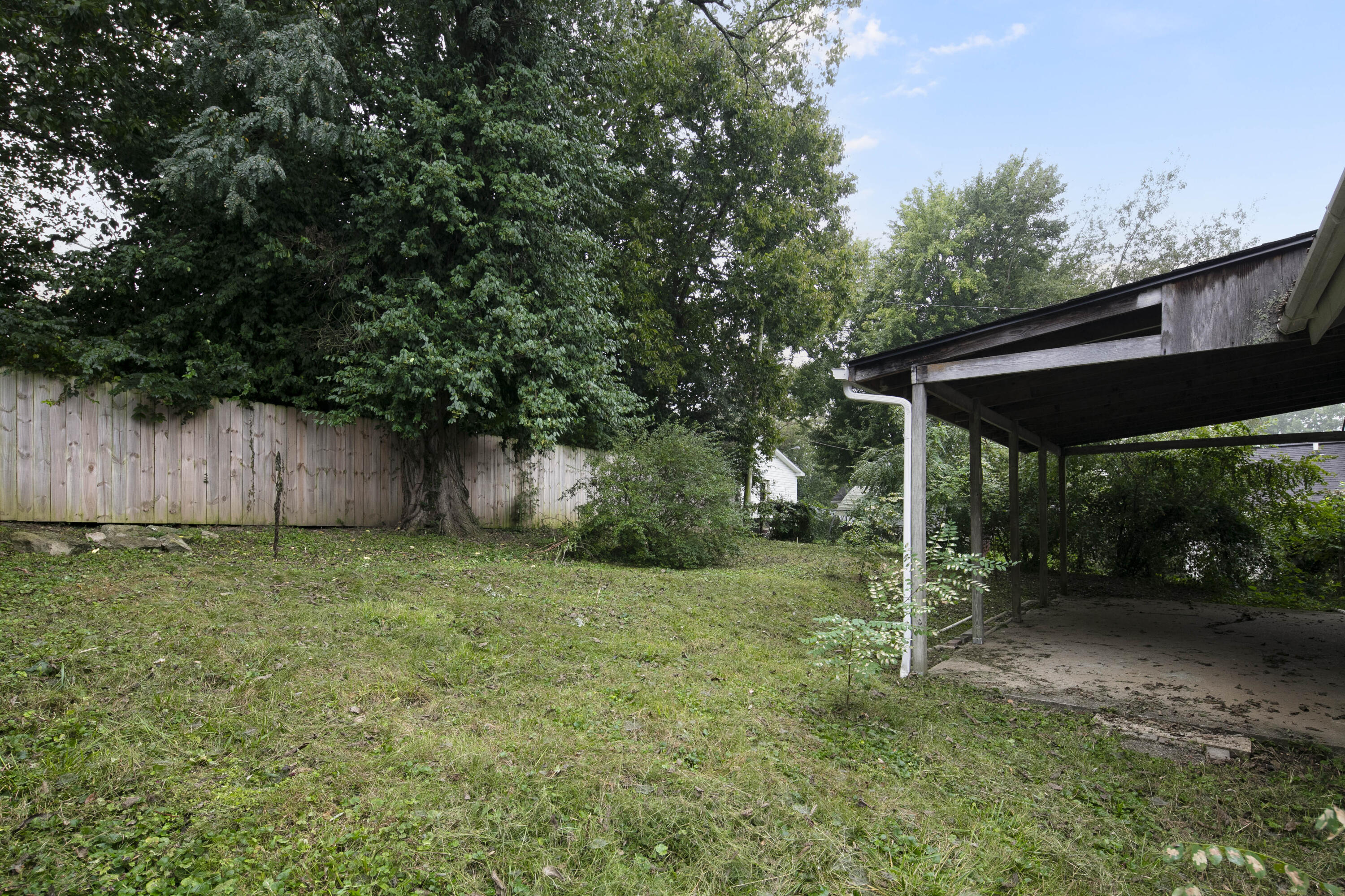 600 College Street Property Photo 26