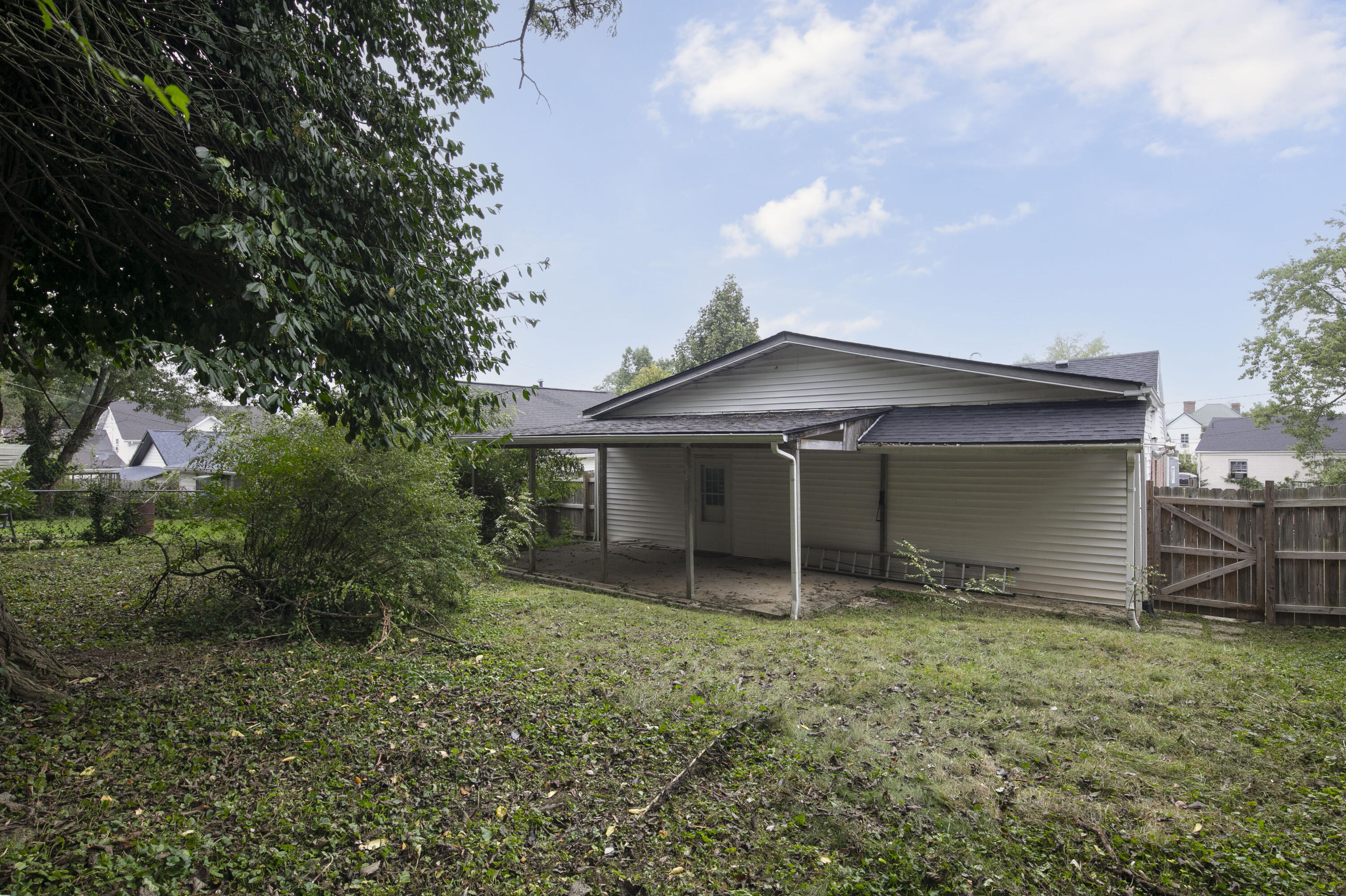 600 College Street Property Photo 27