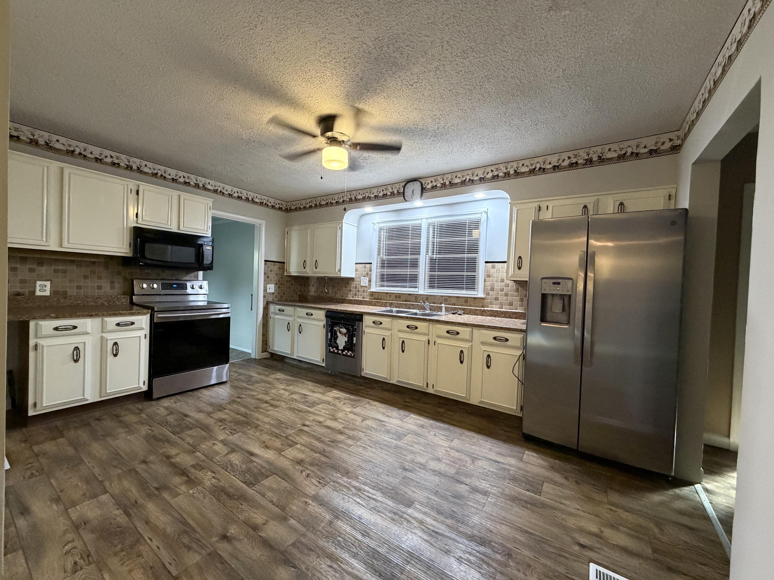 188 Rolling Acres Drive Property Photo 6