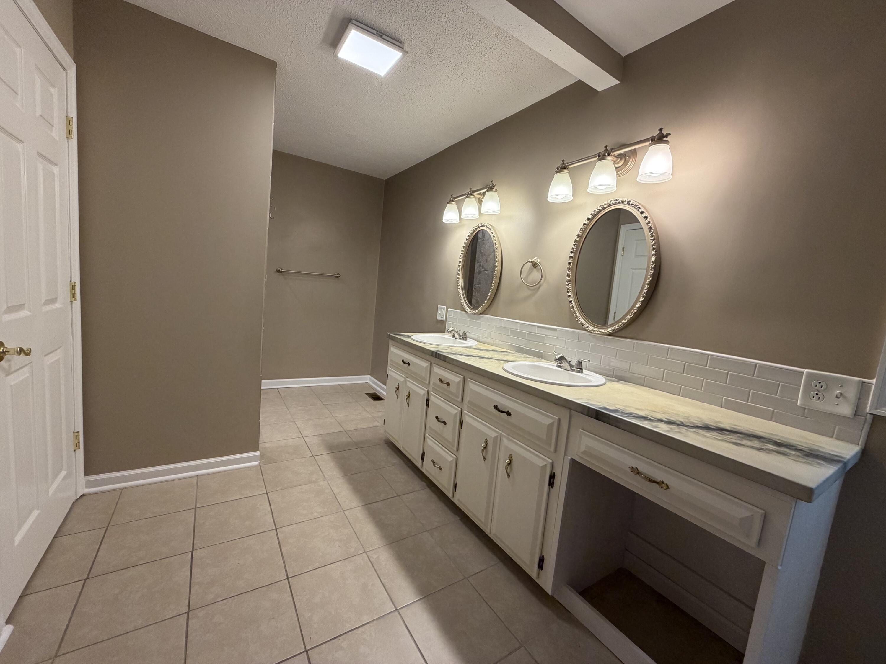 188 Rolling Acres Drive Property Photo 14