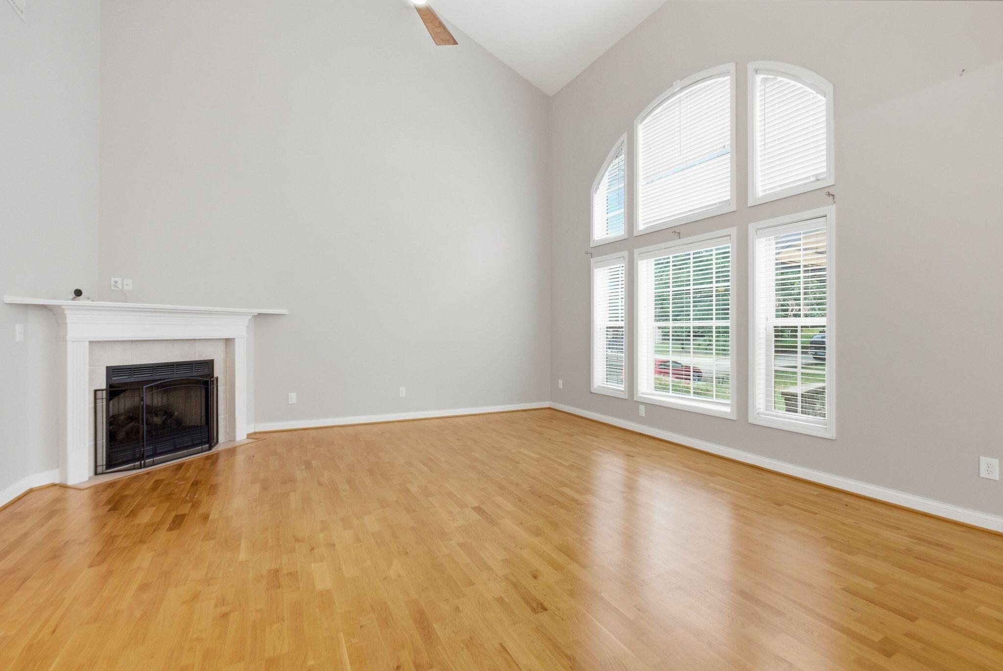 2784 Red Leaf Drive Property Photo 4