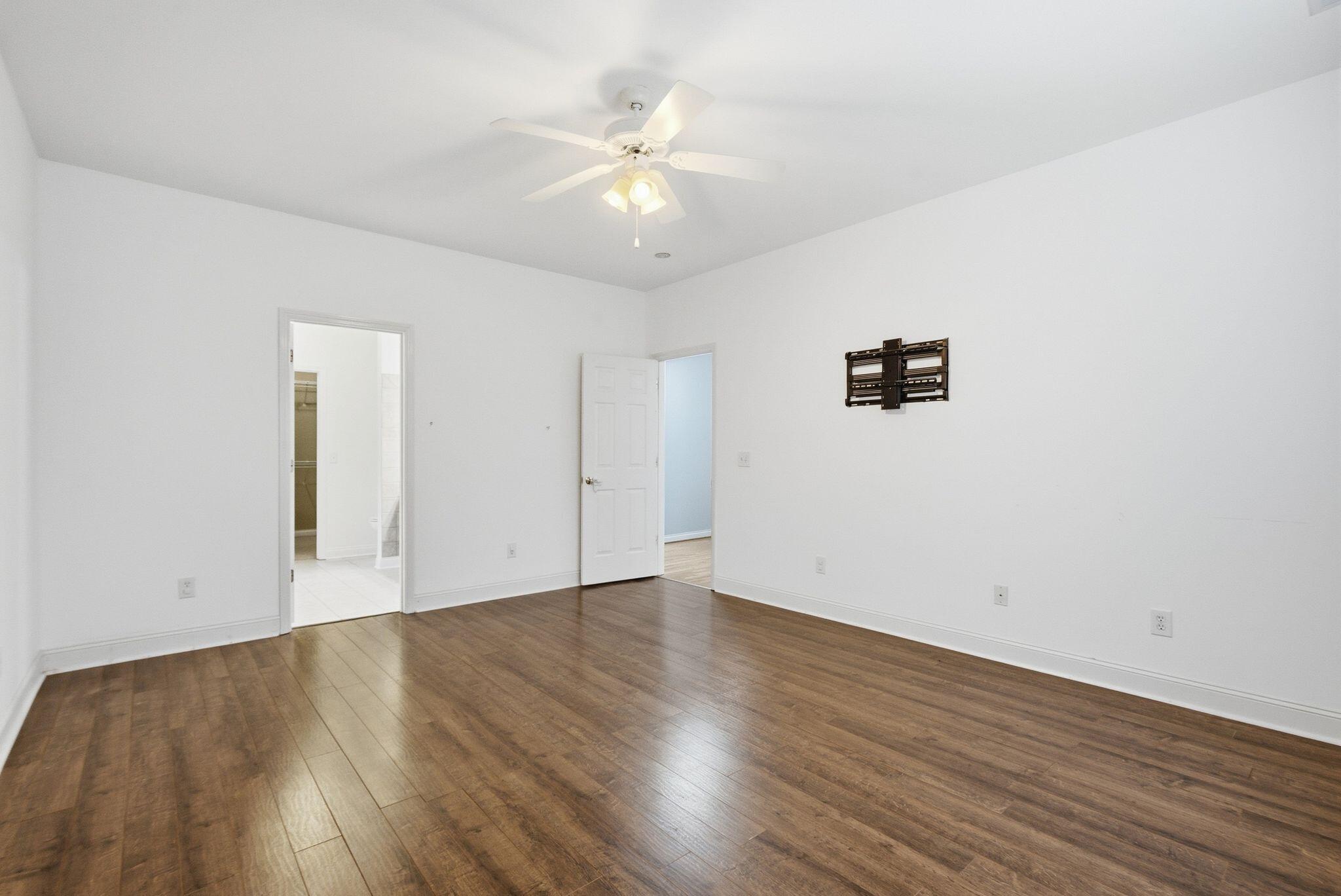 2784 Red Leaf Drive Property Photo 5