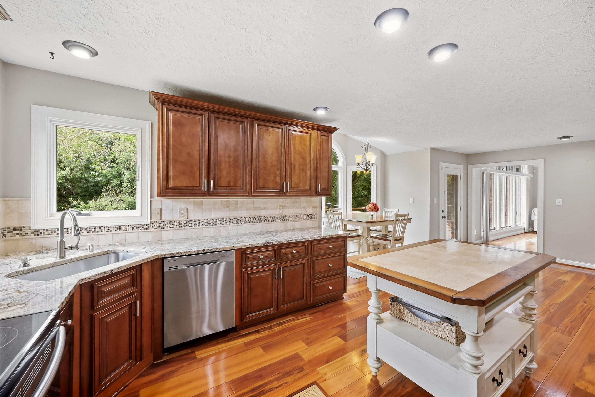 220 Sylvan Way Property Photo 11