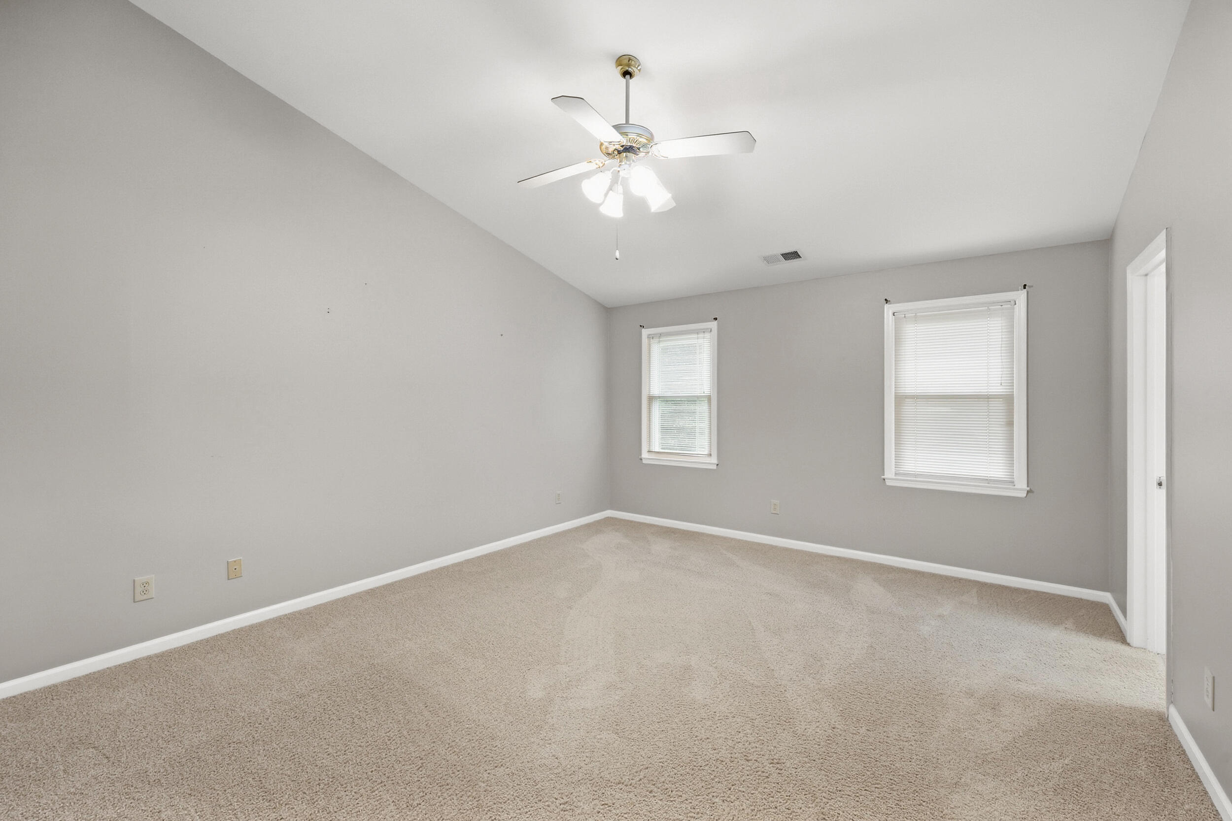 1076 Autumn Ridge Drive Property Photo 19