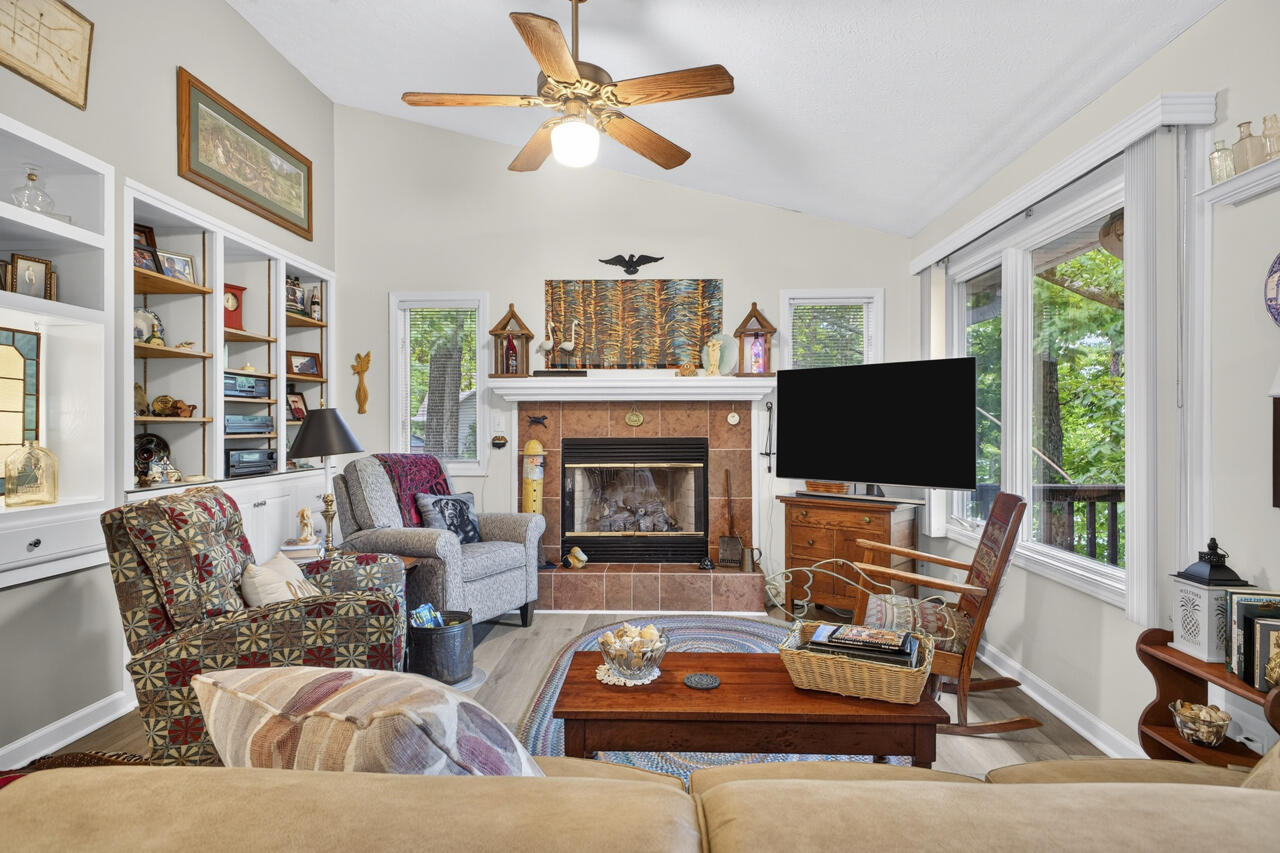 96 Bluebird Hollow Property Photo 10