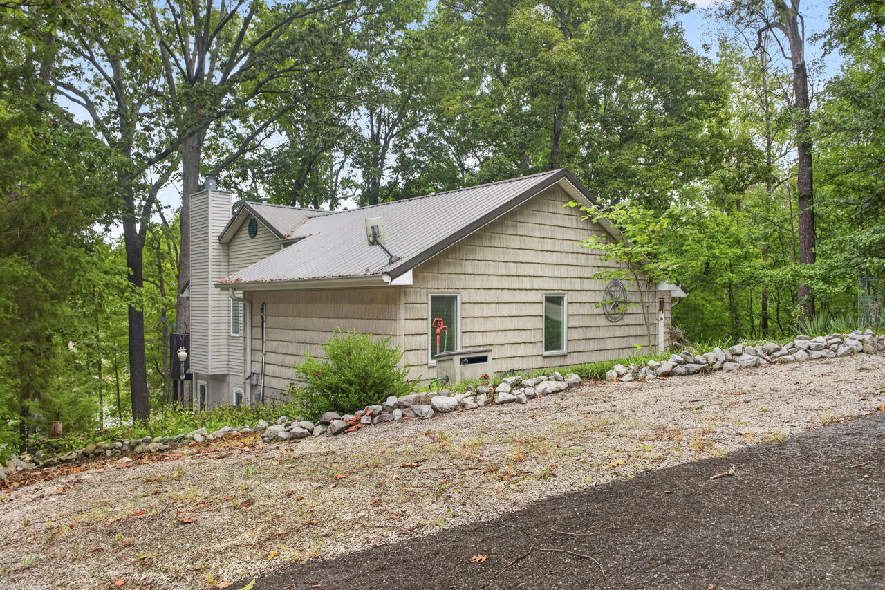 96 Bluebird Hollow Property Photo 32