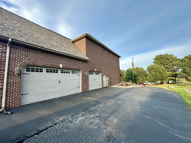 188 Lakeside Drive Property Photo 4