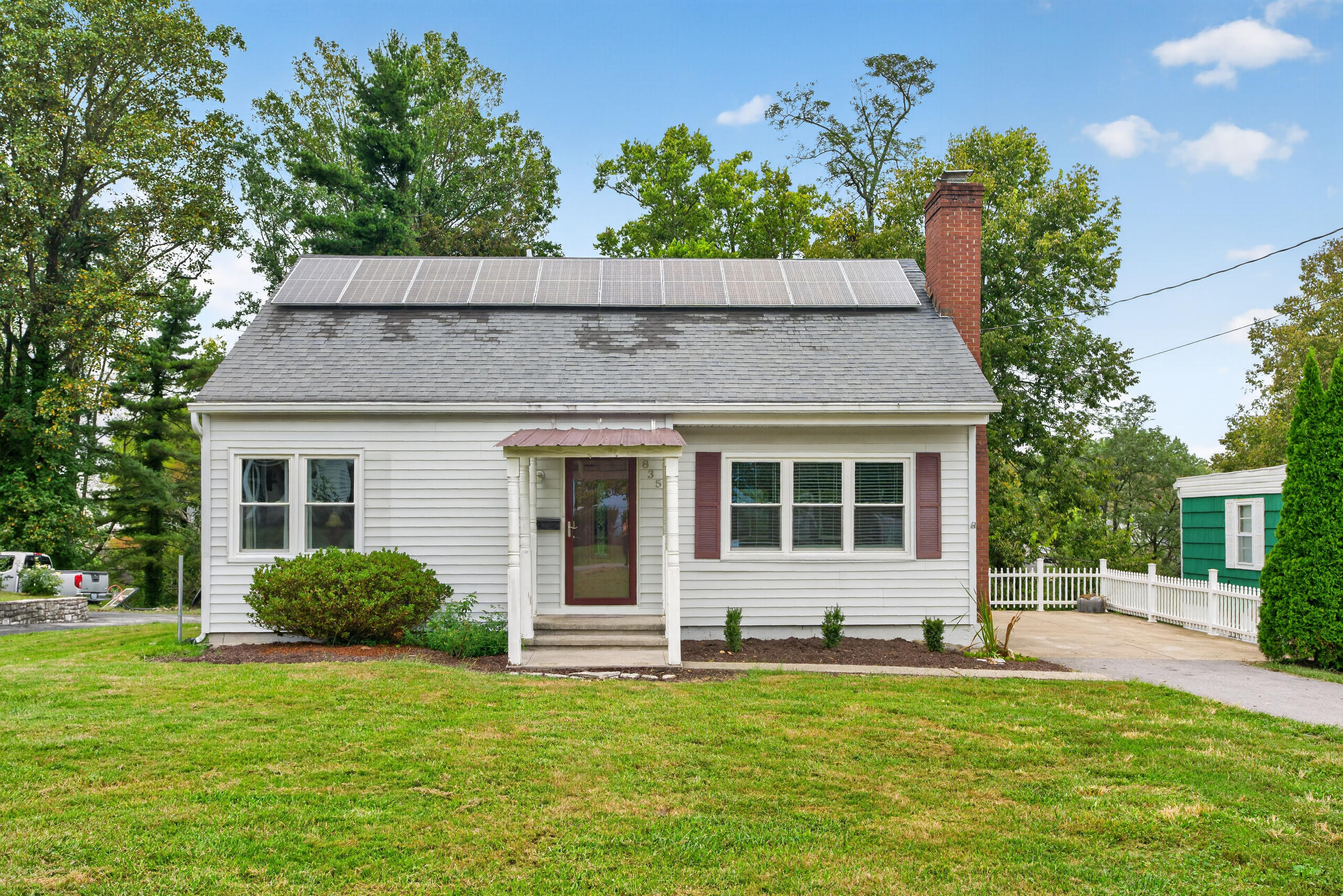 835 Crosshill Road Property Photo 2