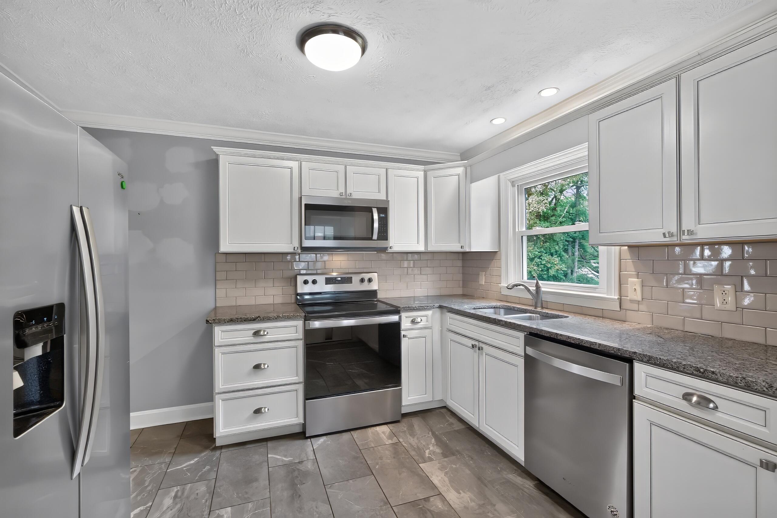 835 Crosshill Road Property Photo 11