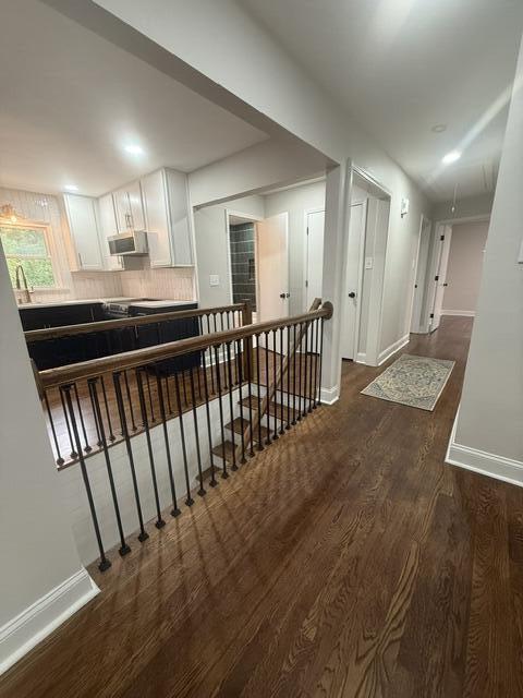 917 Holly Springs Drive Property Photo 9